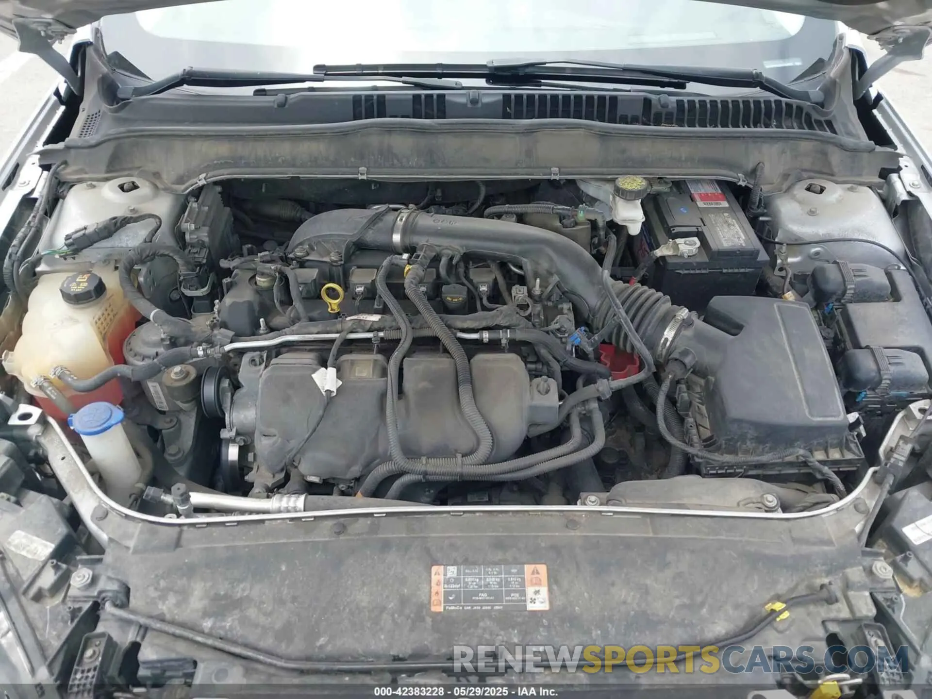 10 Photograph of a damaged car 3FA6P0D93KR153088 FORD FUSION 2019
