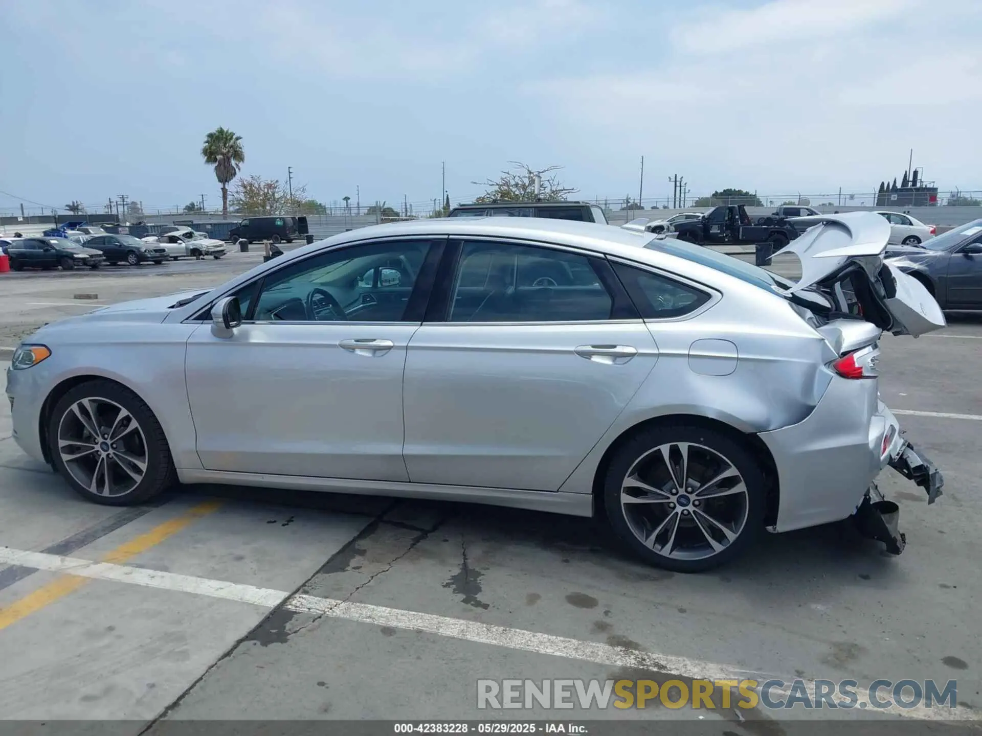 14 Photograph of a damaged car 3FA6P0D93KR153088 FORD FUSION 2019