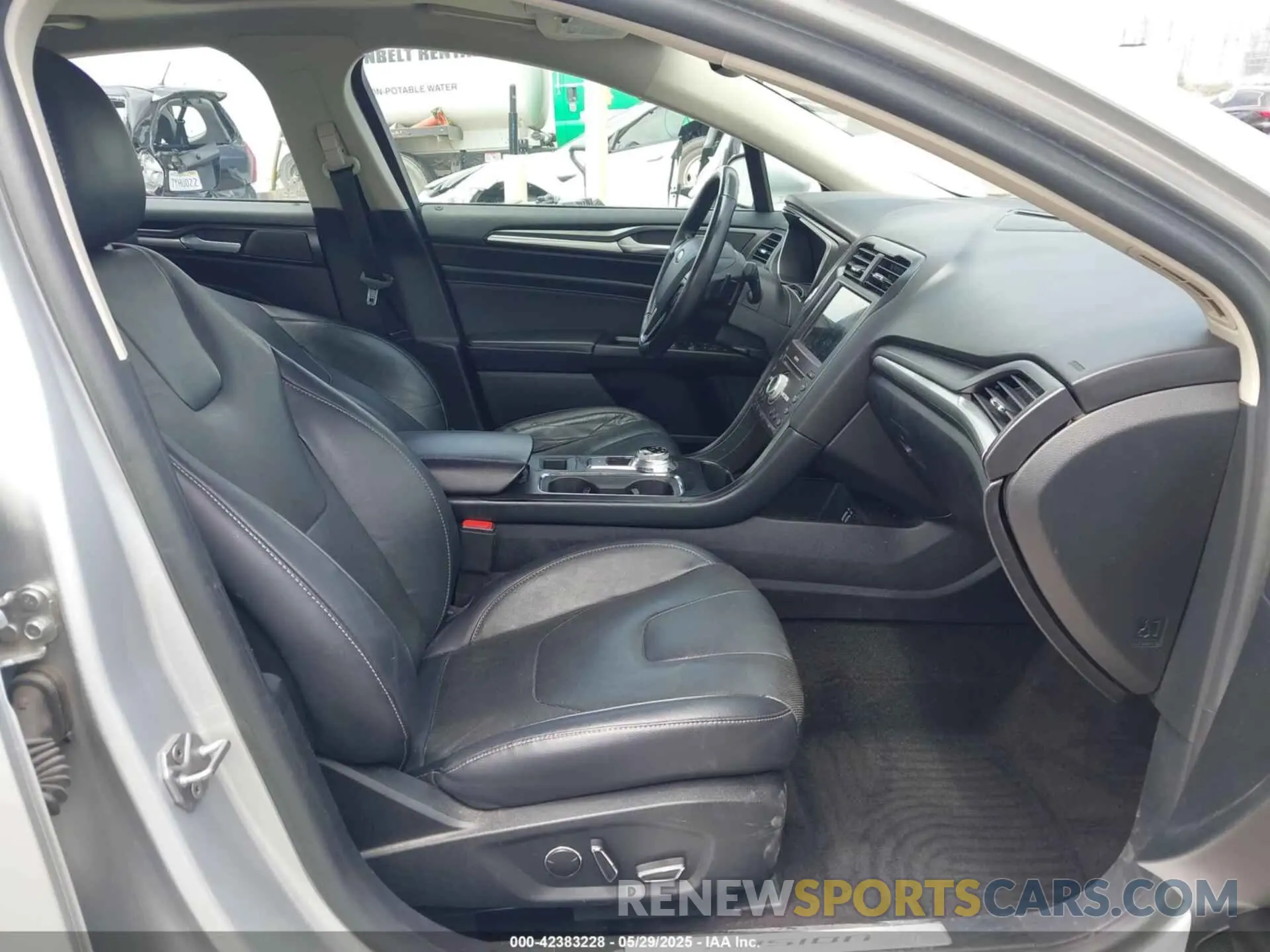 5 Photograph of a damaged car 3FA6P0D93KR153088 FORD FUSION 2019