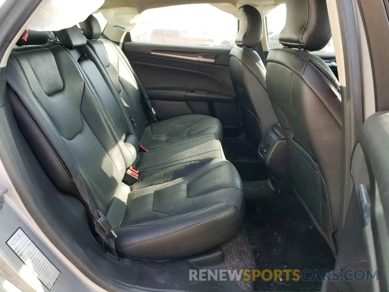 10 Photograph of a damaged car 3FA6P0D93KR186530 FORD FUSION 2019