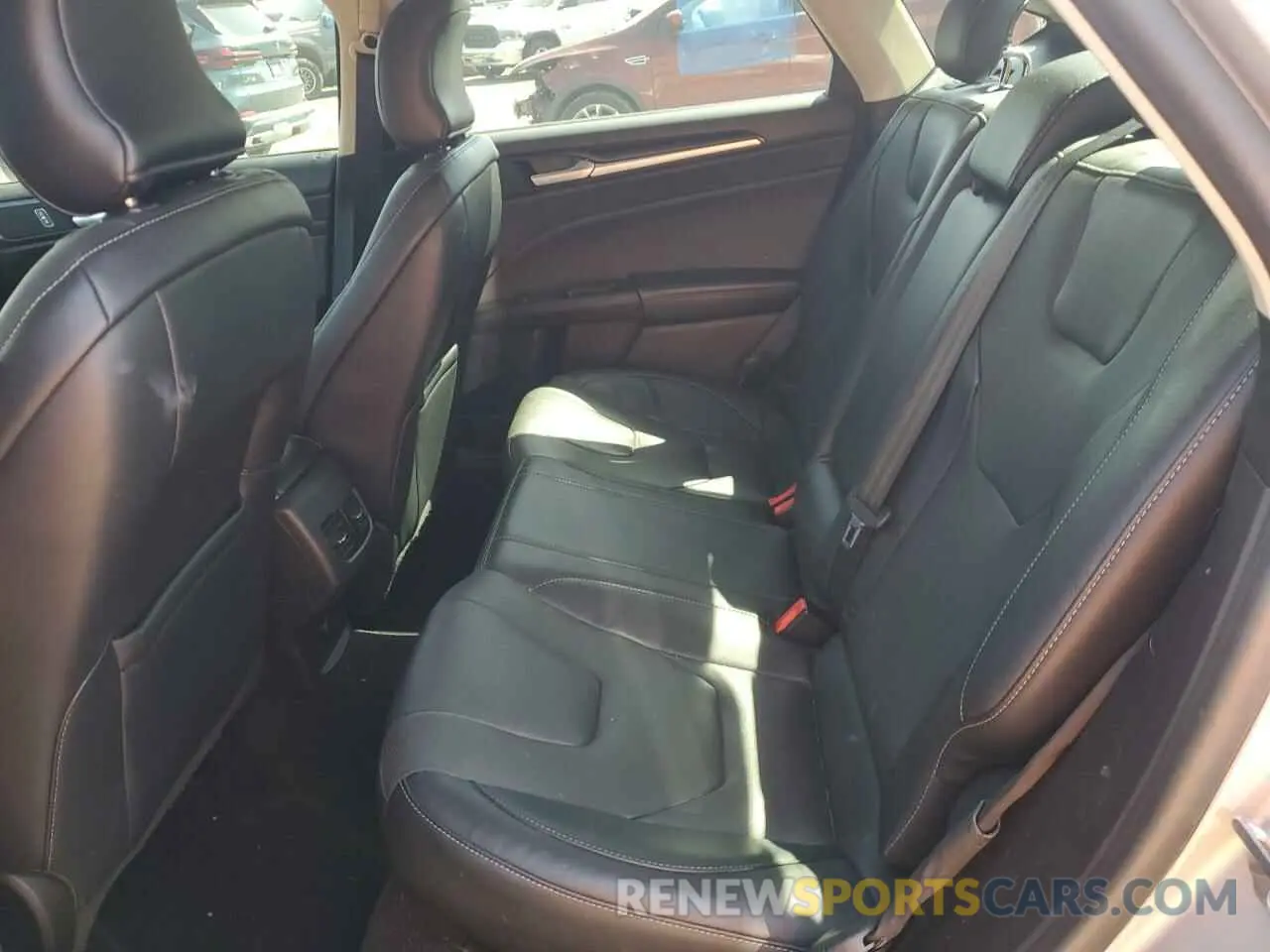 10 Photograph of a damaged car 3FA6P0D93KR205125 FORD FUSION 2019