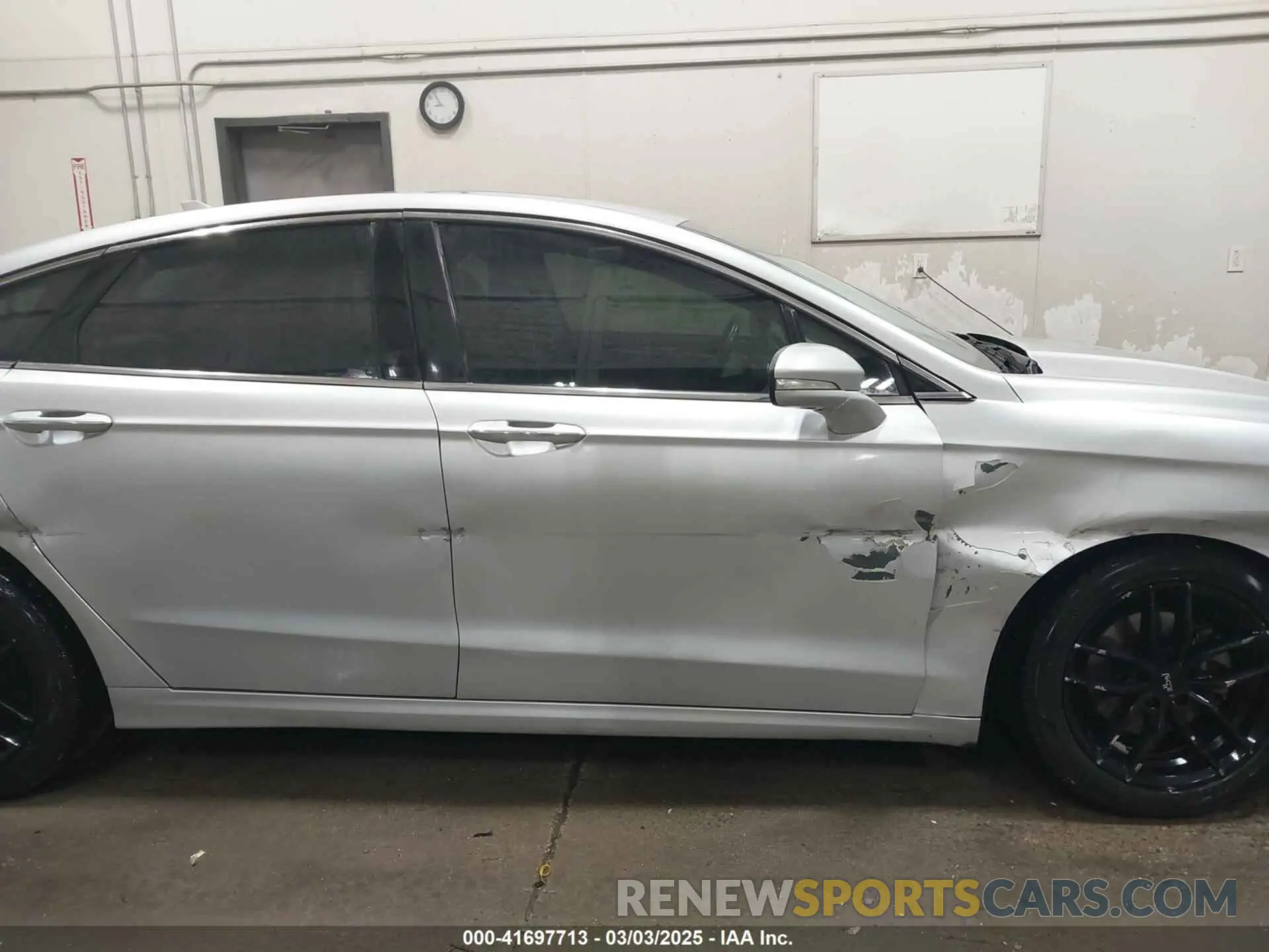 13 Photograph of a damaged car 3FA6P0D94KR154606 FORD FUSION 2019