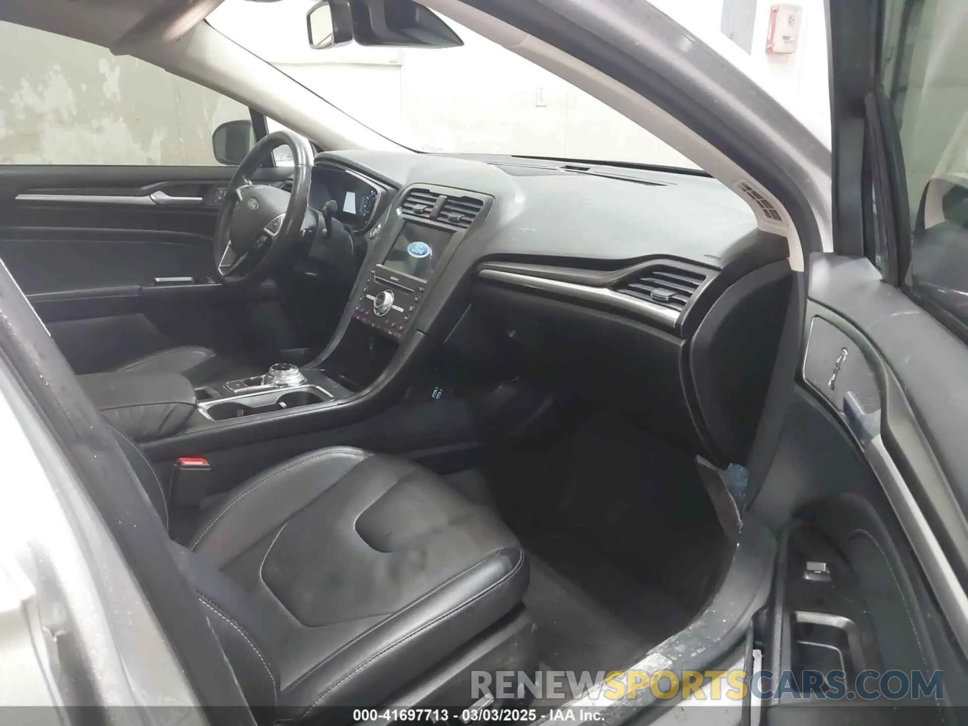 5 Photograph of a damaged car 3FA6P0D94KR154606 FORD FUSION 2019