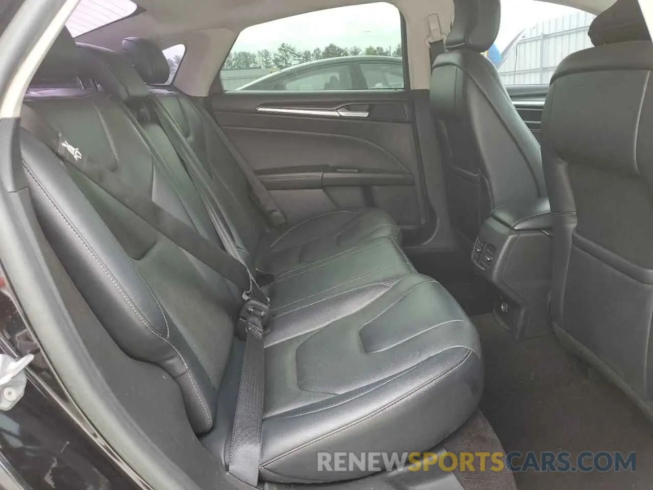 10 Photograph of a damaged car 3FA6P0D95KR184147 FORD FUSION 2019