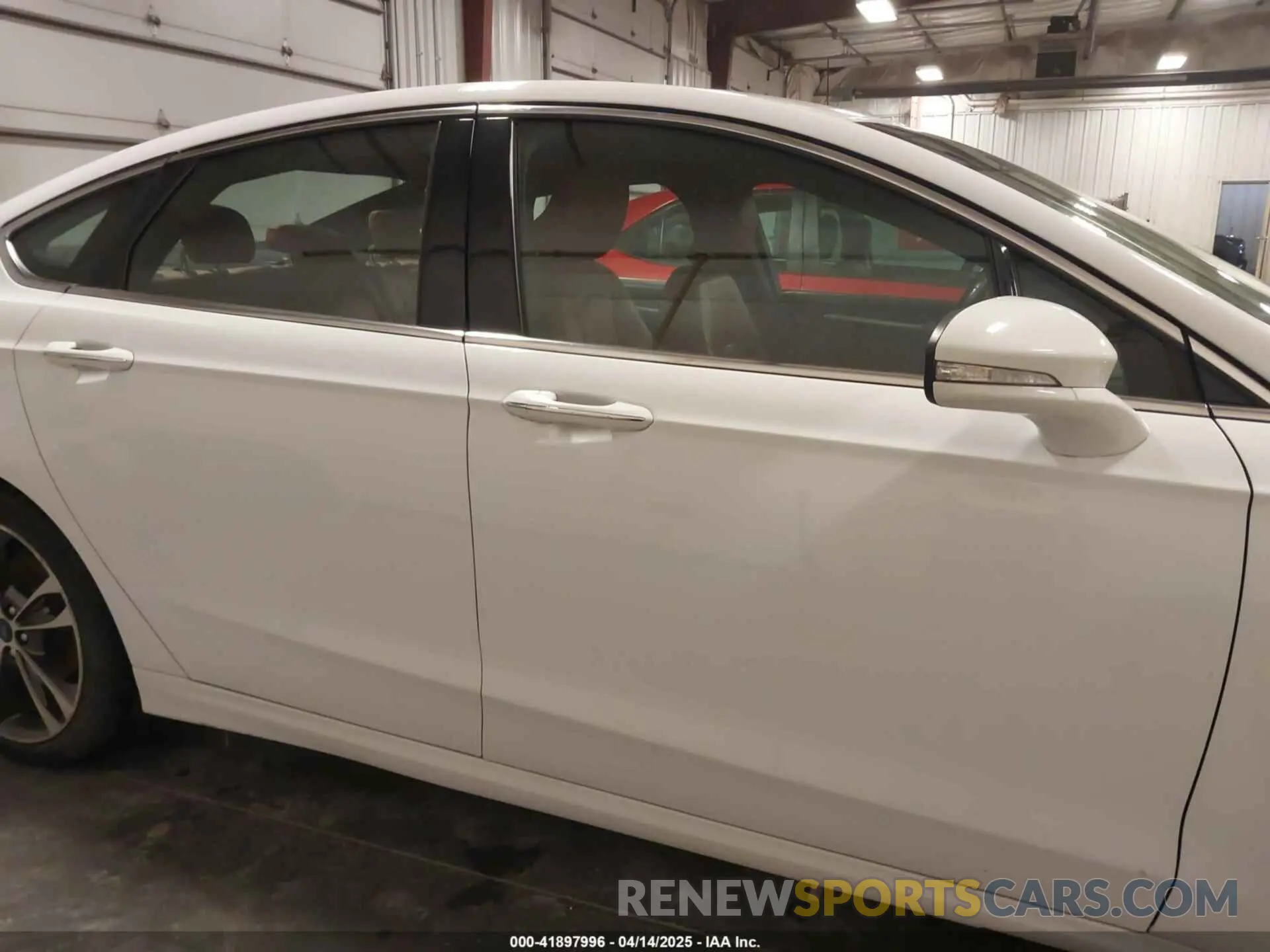 13 Photograph of a damaged car 3FA6P0D96KR184495 FORD FUSION 2019
