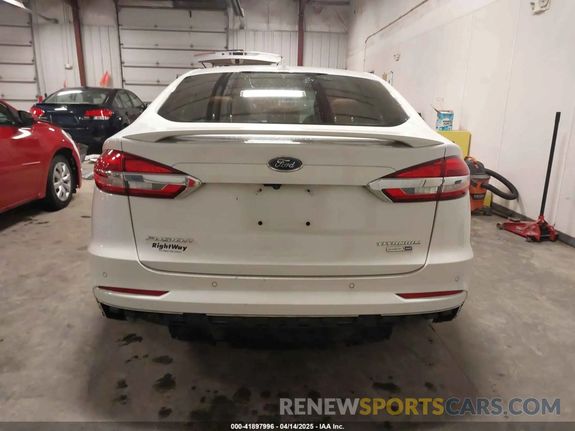 16 Photograph of a damaged car 3FA6P0D96KR184495 FORD FUSION 2019