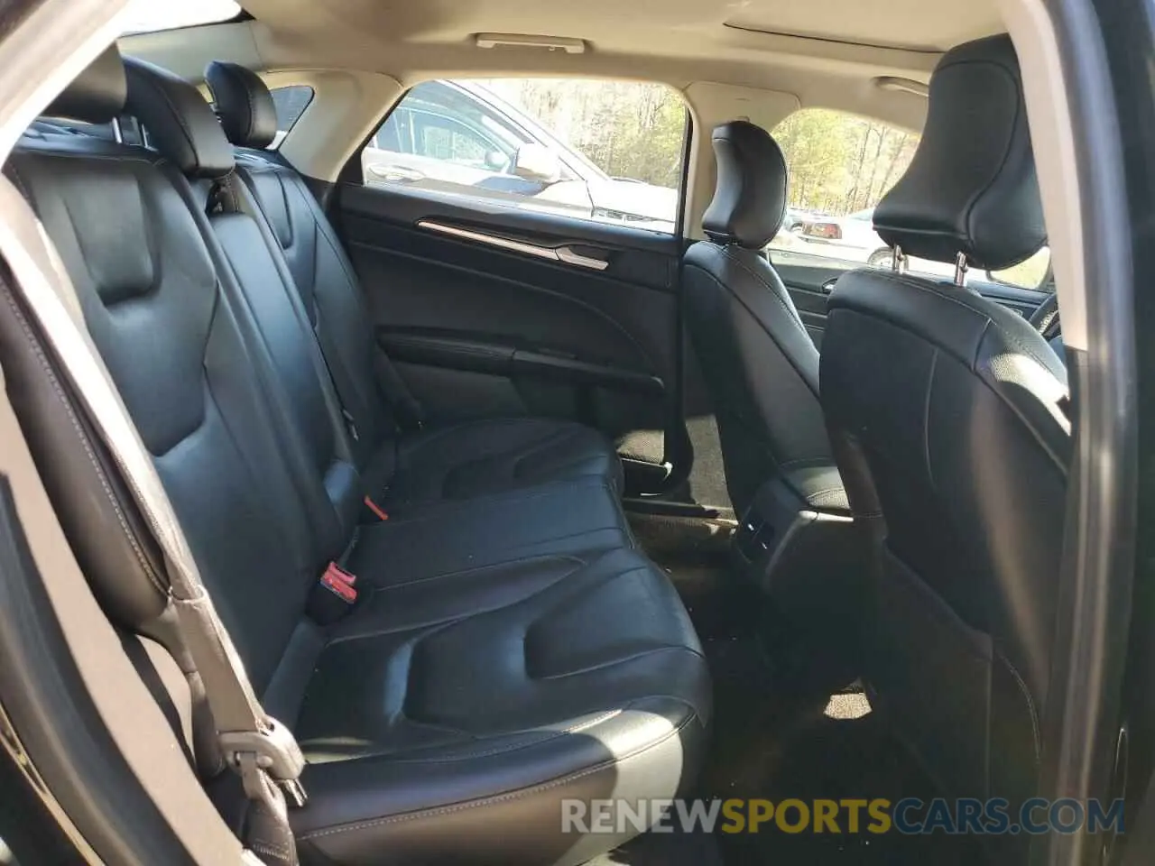 10 Photograph of a damaged car 3FA6P0D96KR187221 FORD FUSION 2019