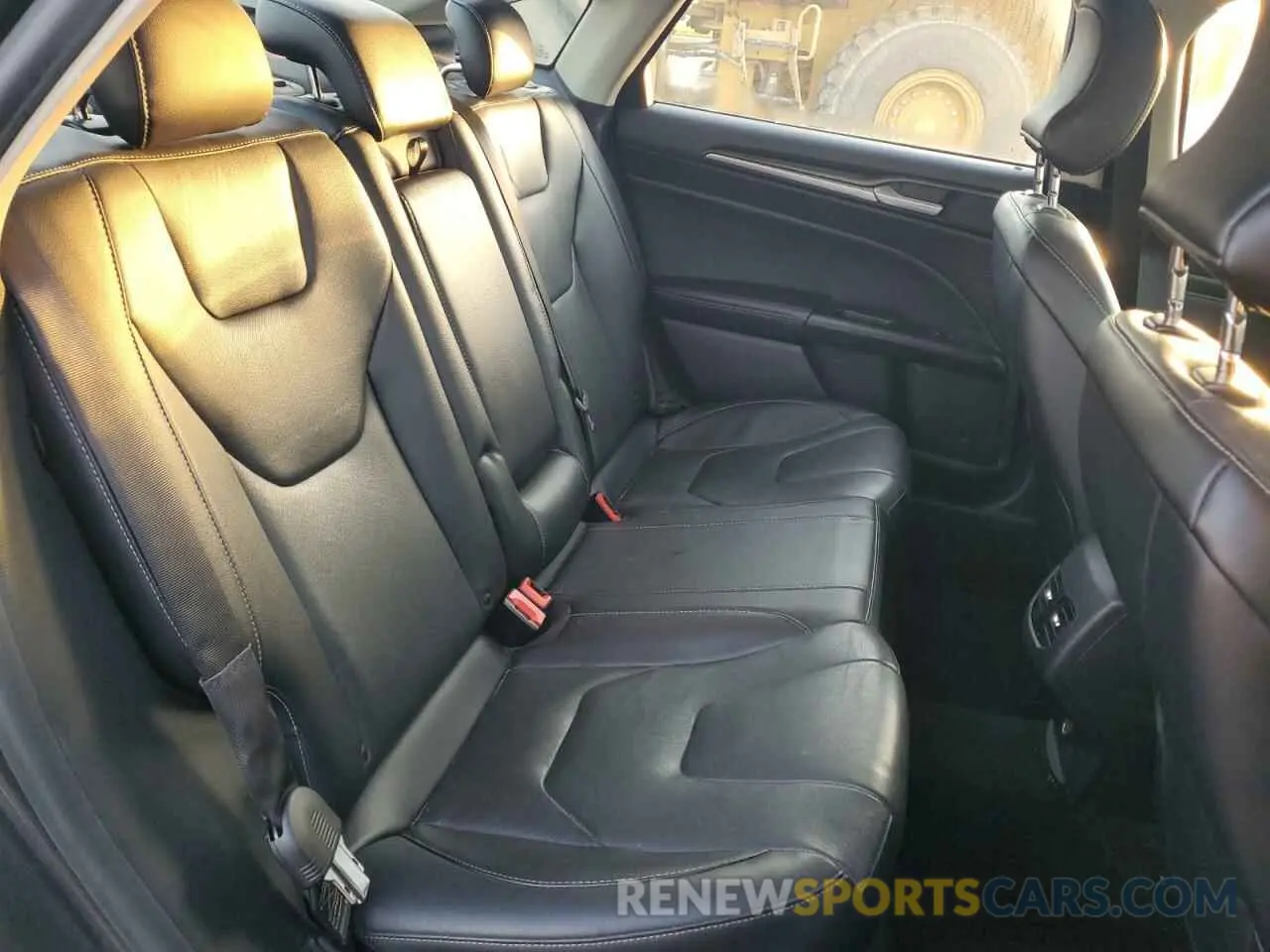 10 Photograph of a damaged car 3FA6P0D96KR204406 FORD FUSION 2019