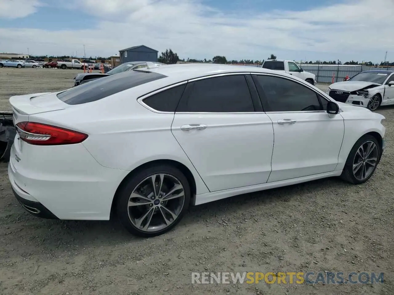 3 Photograph of a damaged car 3FA6P0D96KR207063 FORD FUSION 2019