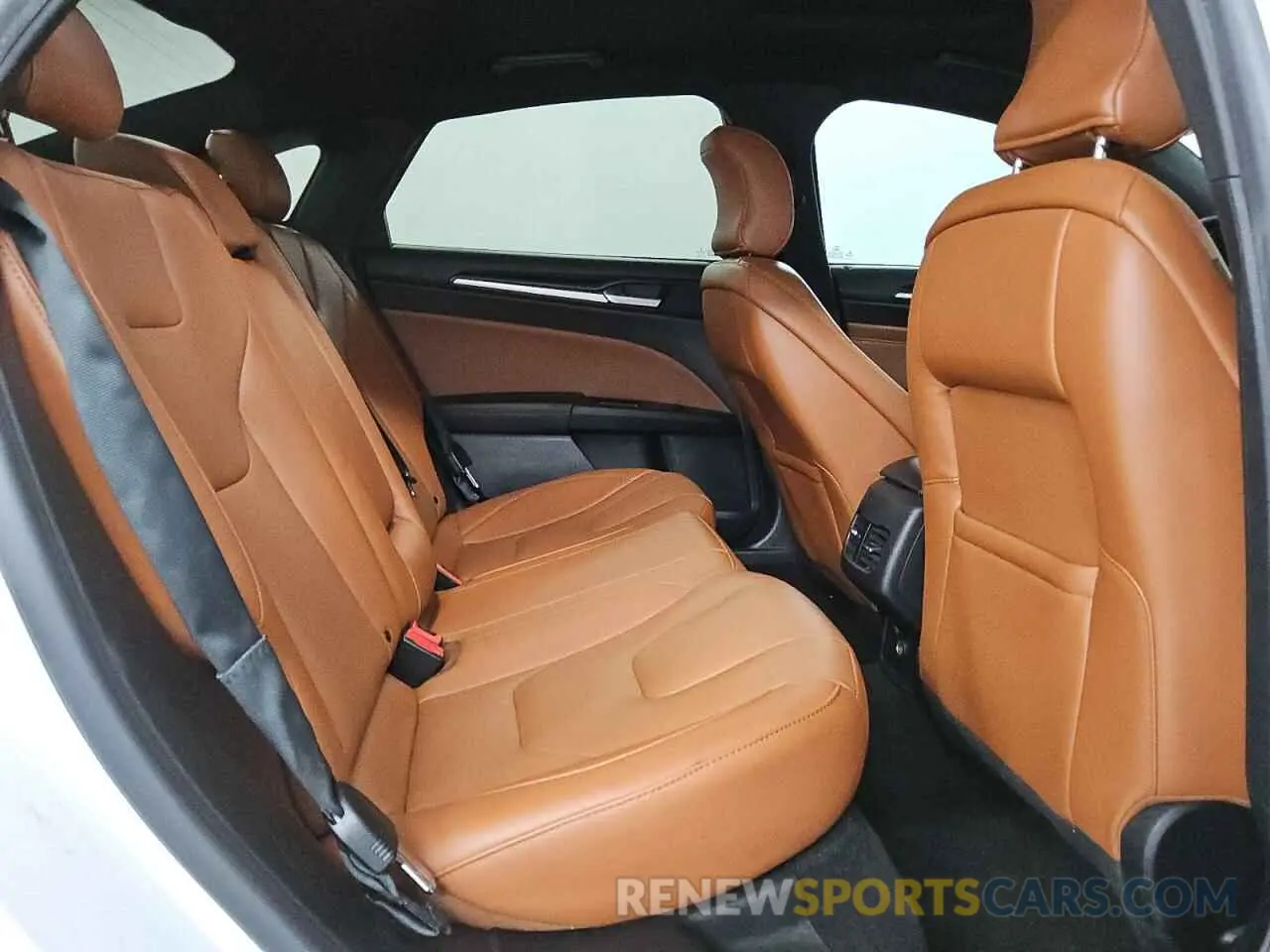 10 Photograph of a damaged car 3FA6P0D96KR221819 FORD FUSION 2019