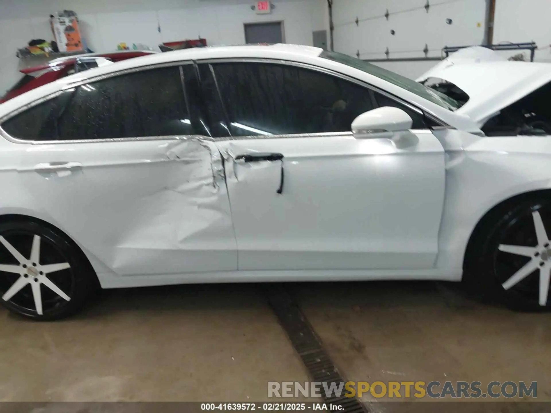 13 Photograph of a damaged car 3FA6P0D98KR124007 FORD FUSION 2019