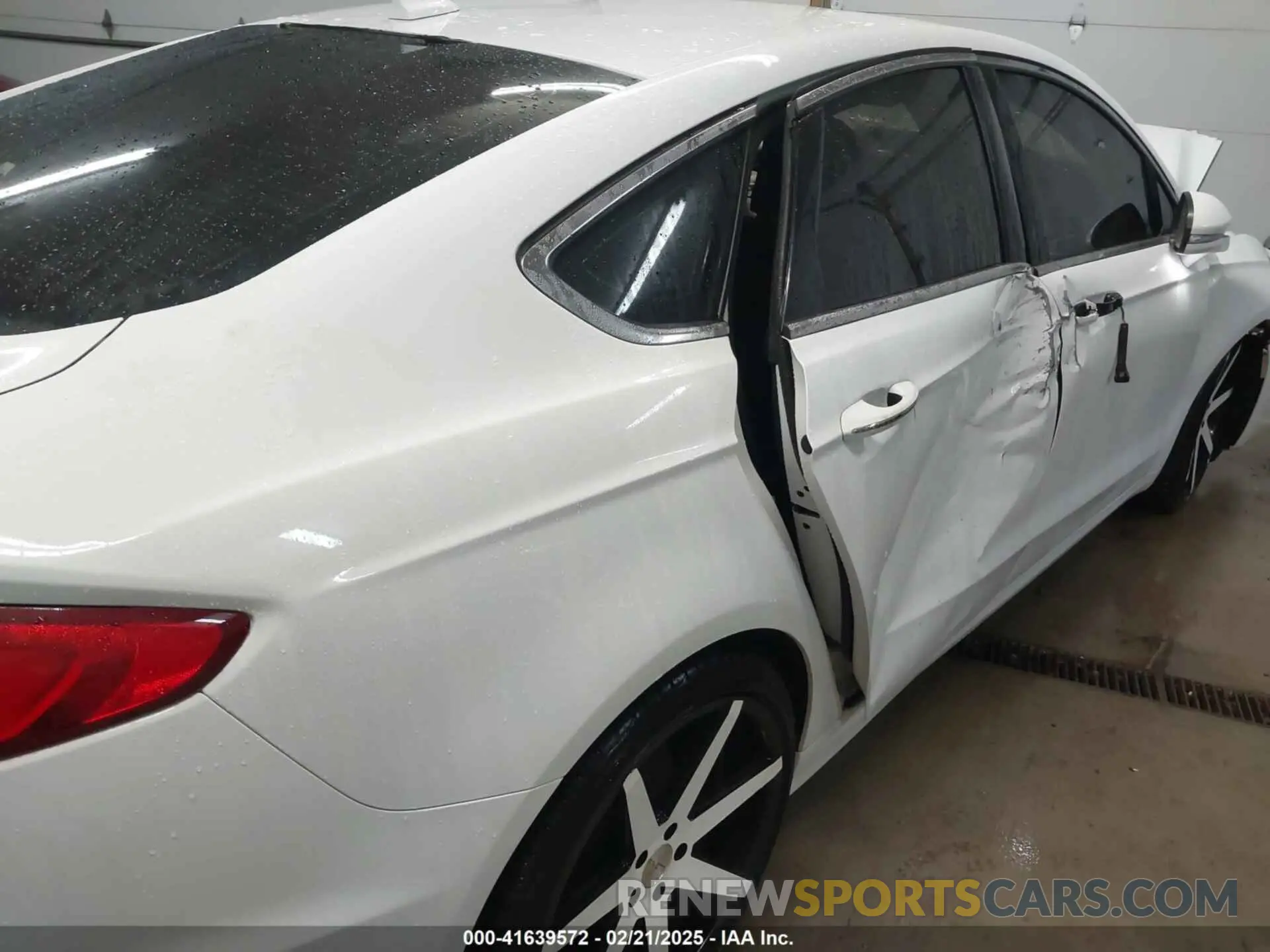 19 Photograph of a damaged car 3FA6P0D98KR124007 FORD FUSION 2019