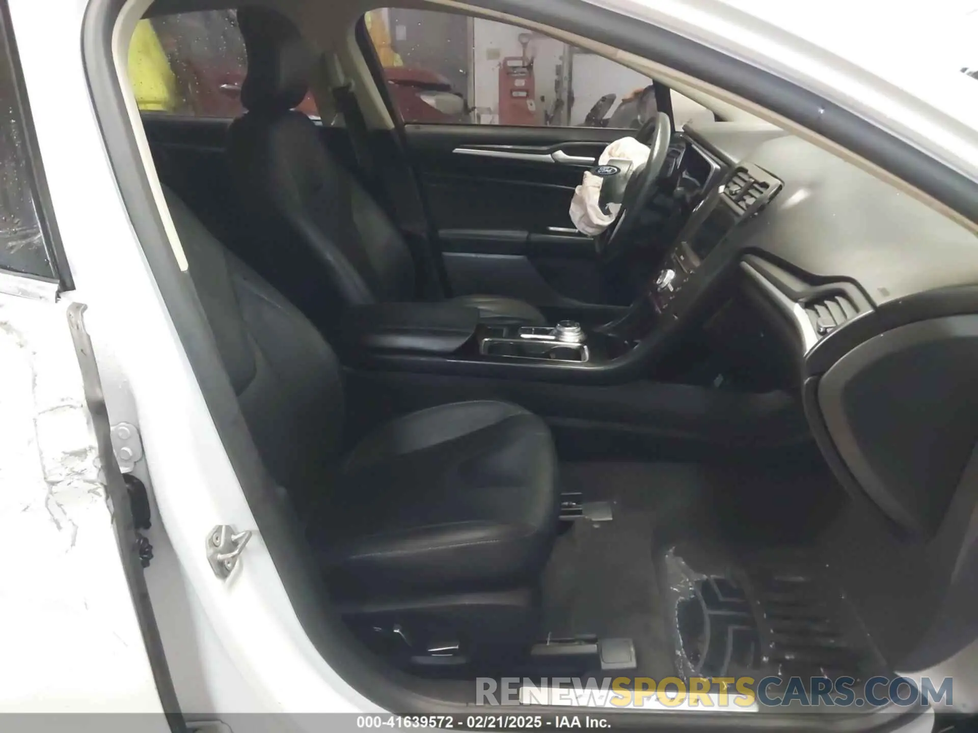 5 Photograph of a damaged car 3FA6P0D98KR124007 FORD FUSION 2019