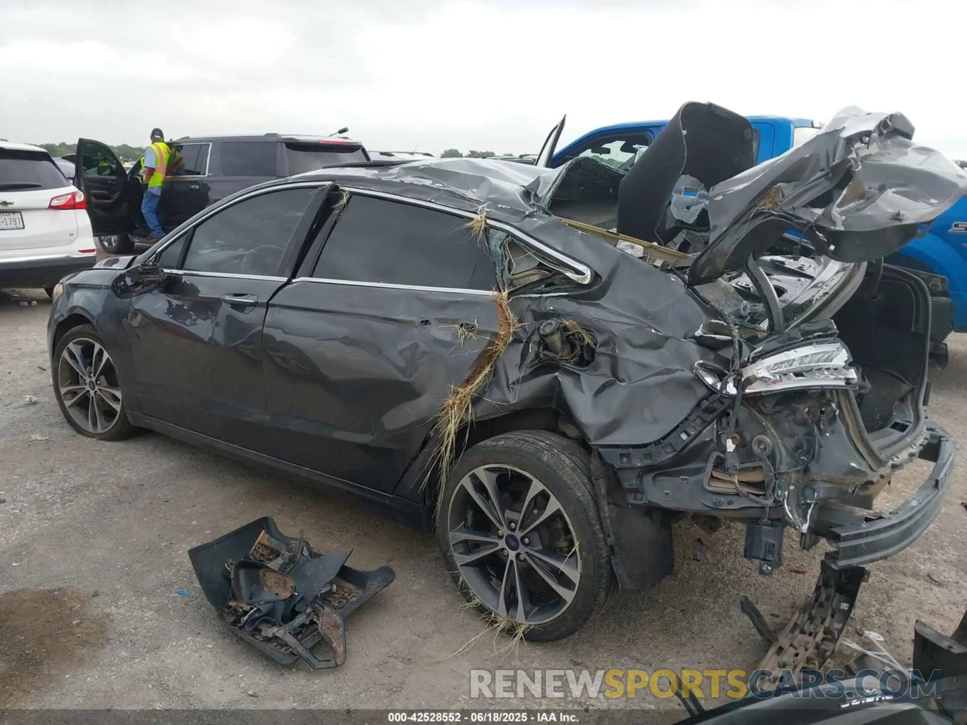3 Photograph of a damaged car 3FA6P0D98KR187270 FORD FUSION 2019