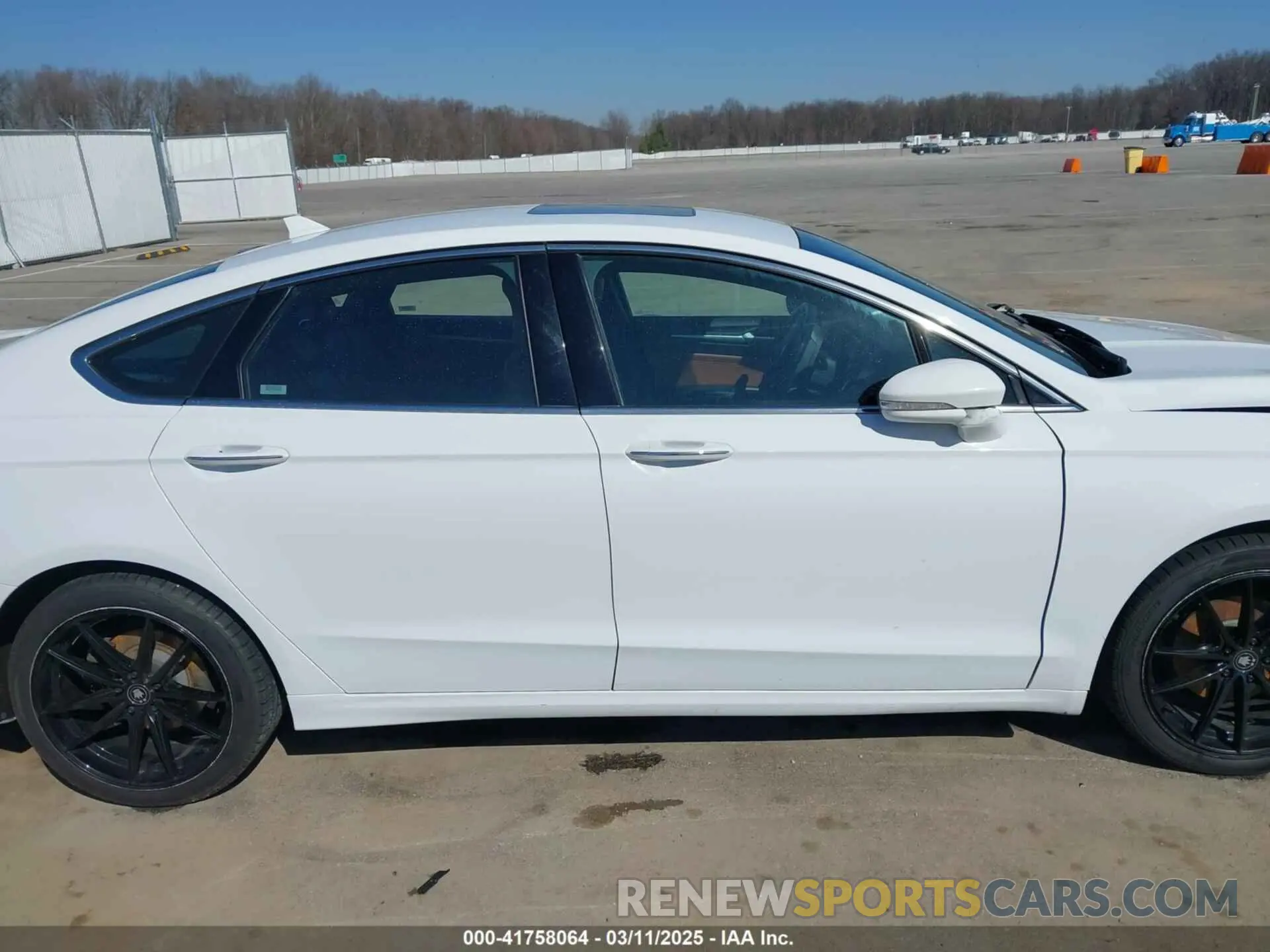 14 Photograph of a damaged car 3FA6P0D98KR241506 FORD FUSION 2019