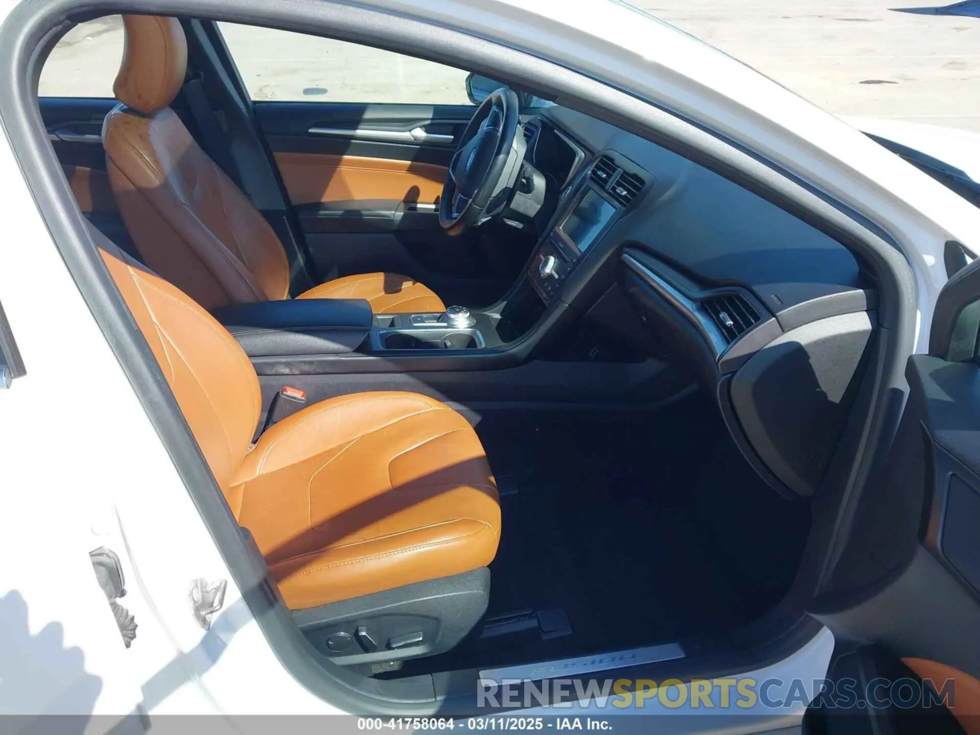 5 Photograph of a damaged car 3FA6P0D98KR241506 FORD FUSION 2019