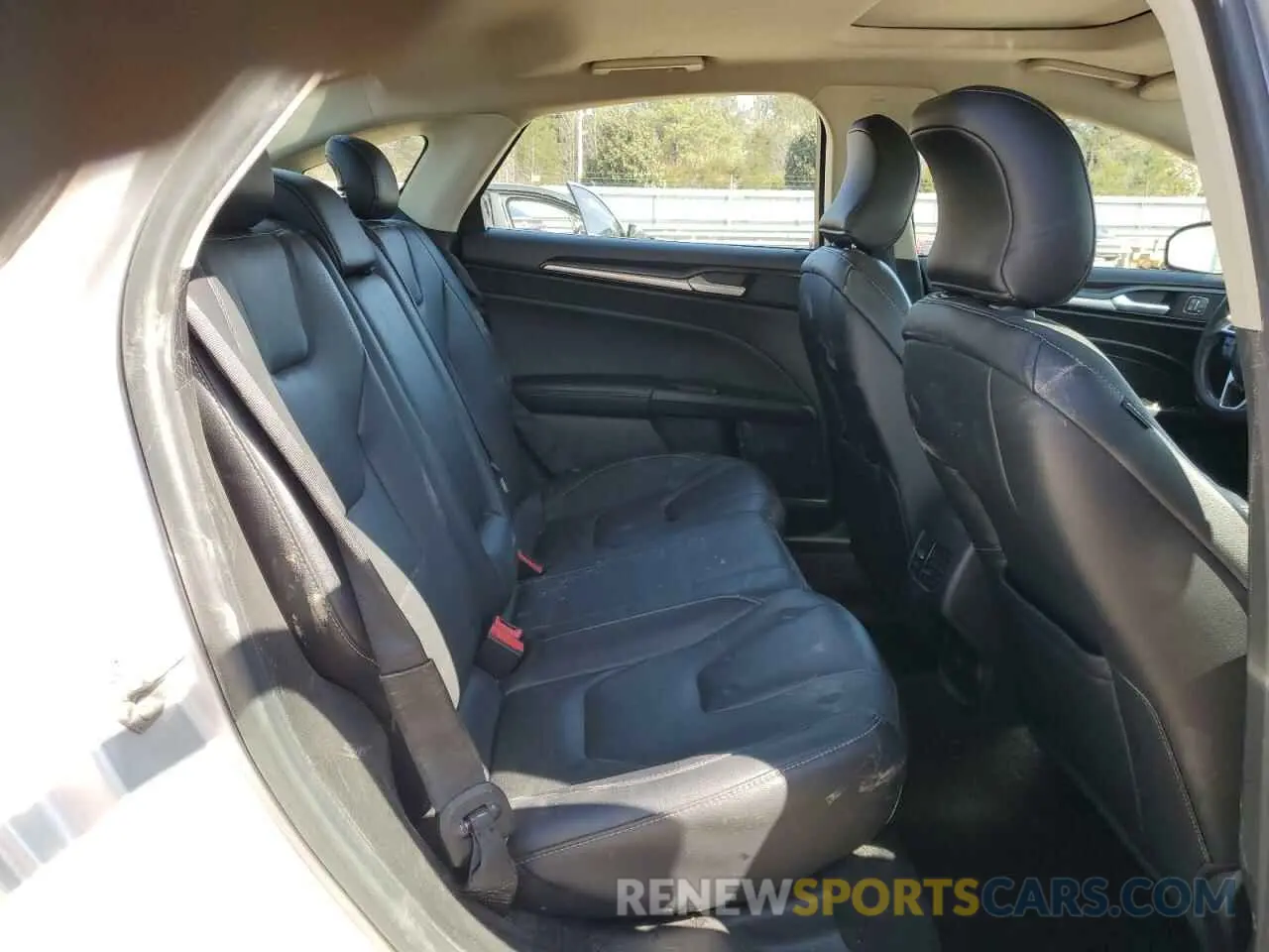 10 Photograph of a damaged car 3FA6P0D9XKR186914 FORD FUSION 2019