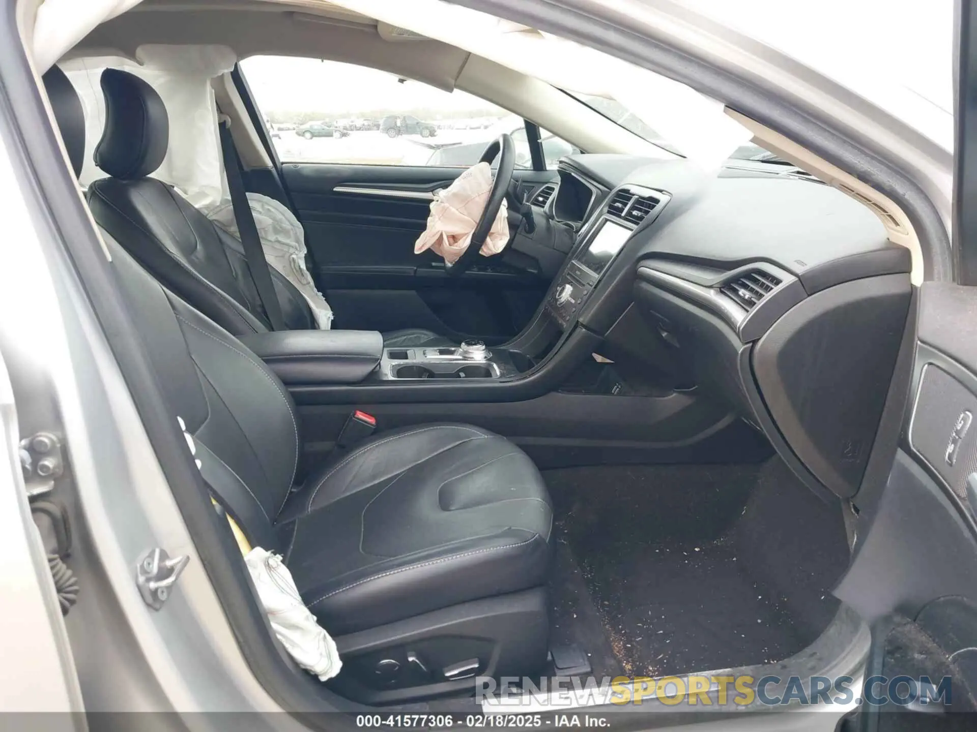 5 Photograph of a damaged car 3FA6P0D9XKR206465 FORD FUSION 2019