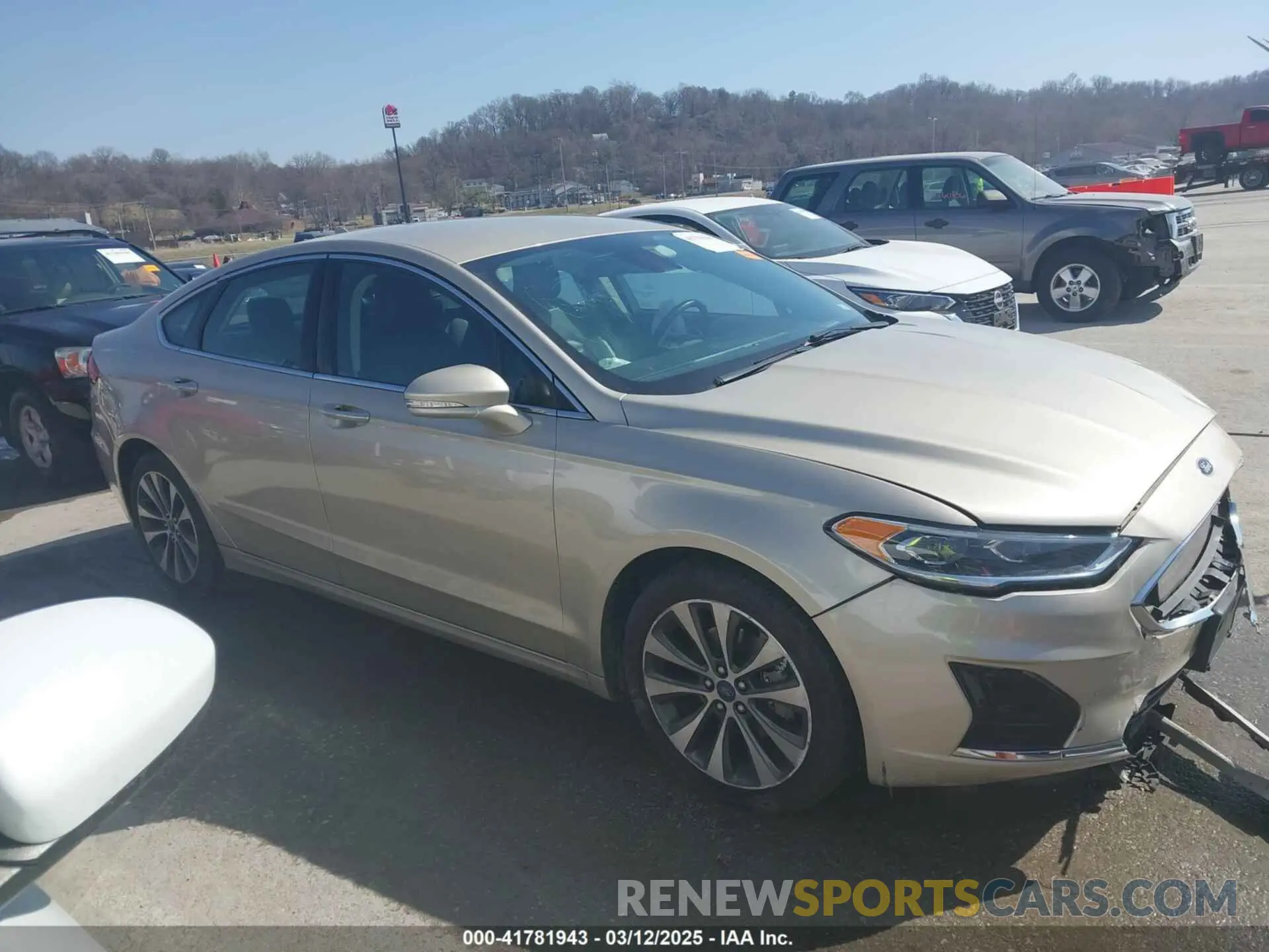 13 Photograph of a damaged car 3FA6P0E9XKR100984 FORD FUSION 2019