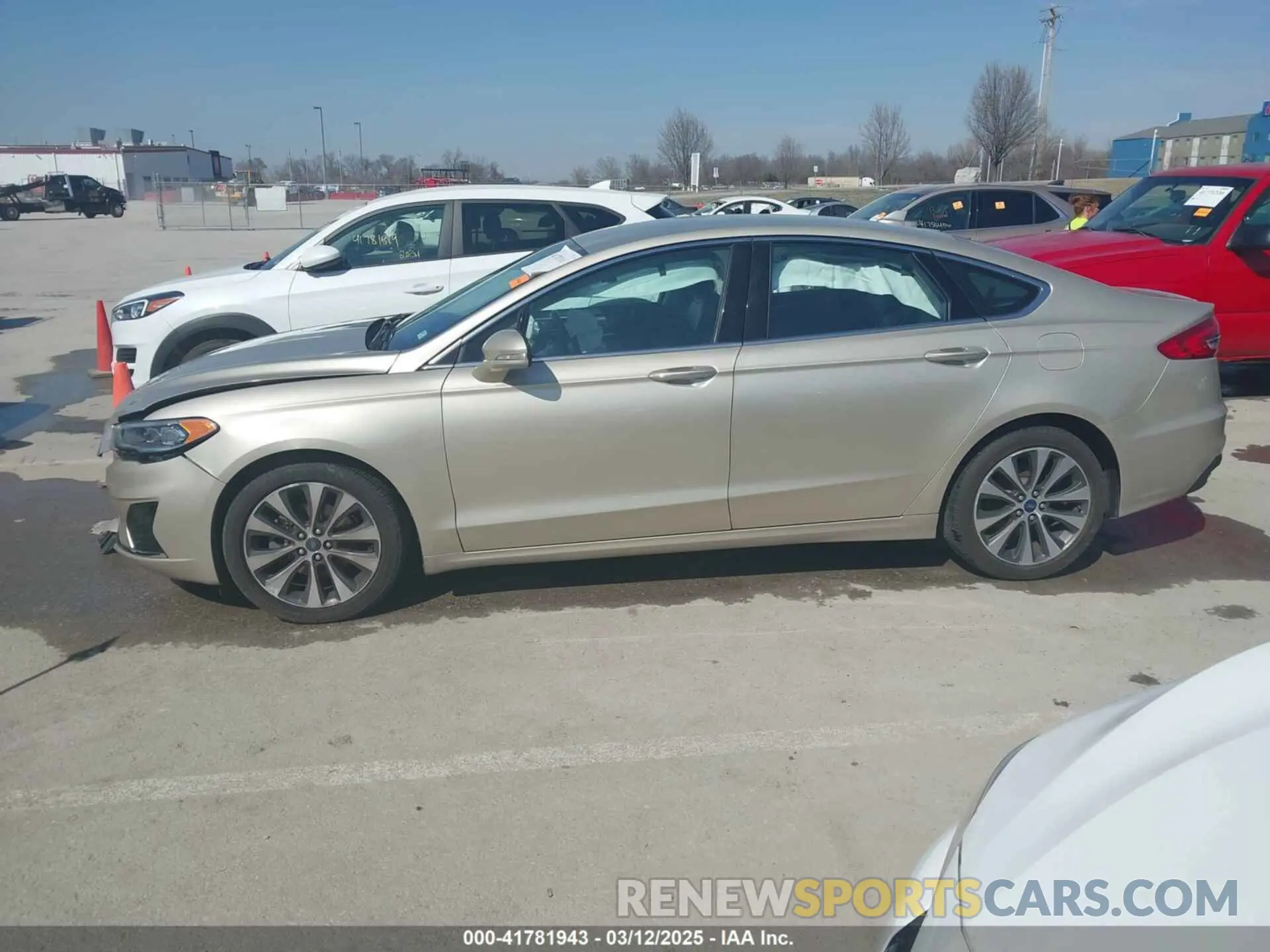 14 Photograph of a damaged car 3FA6P0E9XKR100984 FORD FUSION 2019