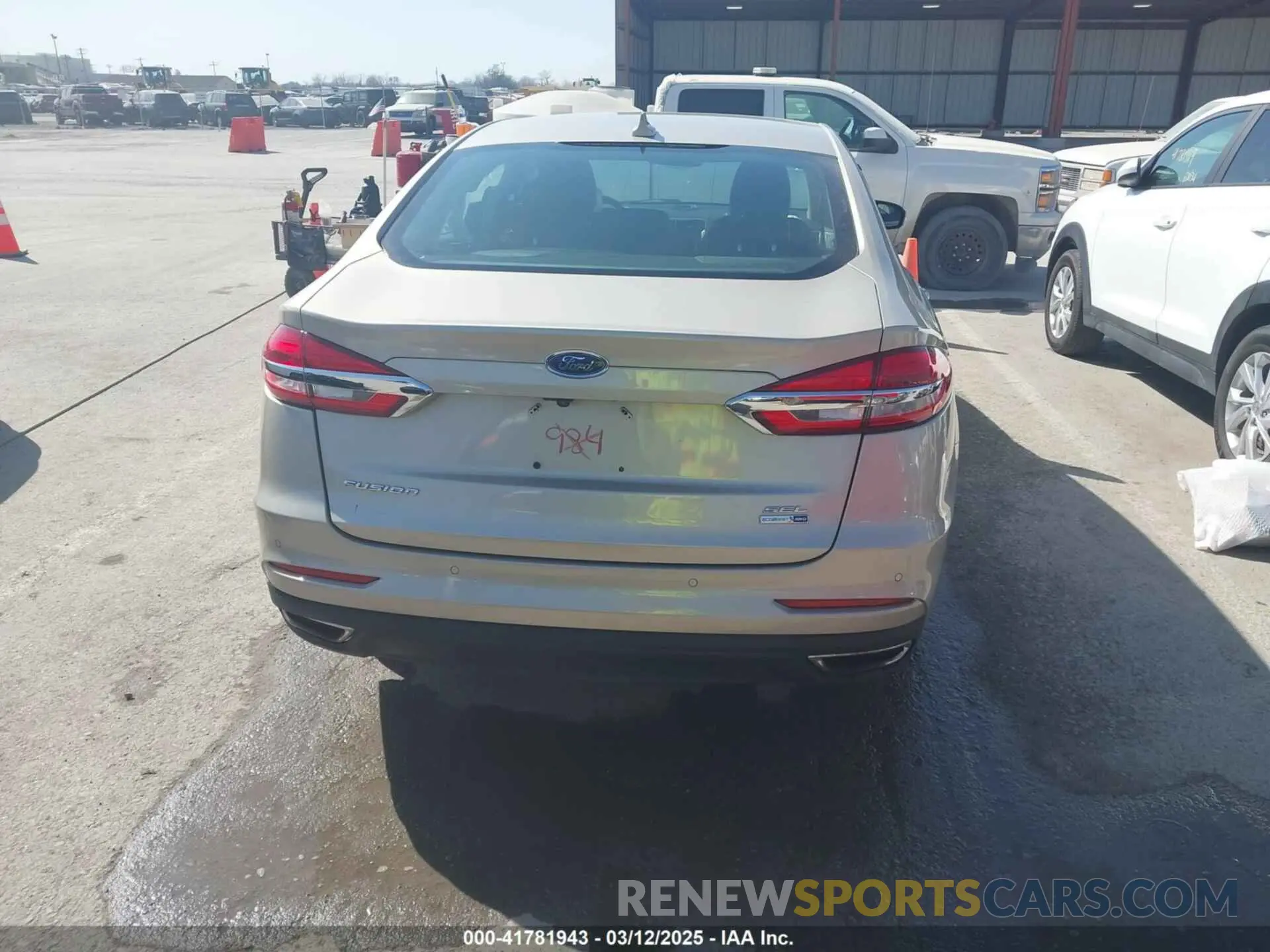 16 Photograph of a damaged car 3FA6P0E9XKR100984 FORD FUSION 2019