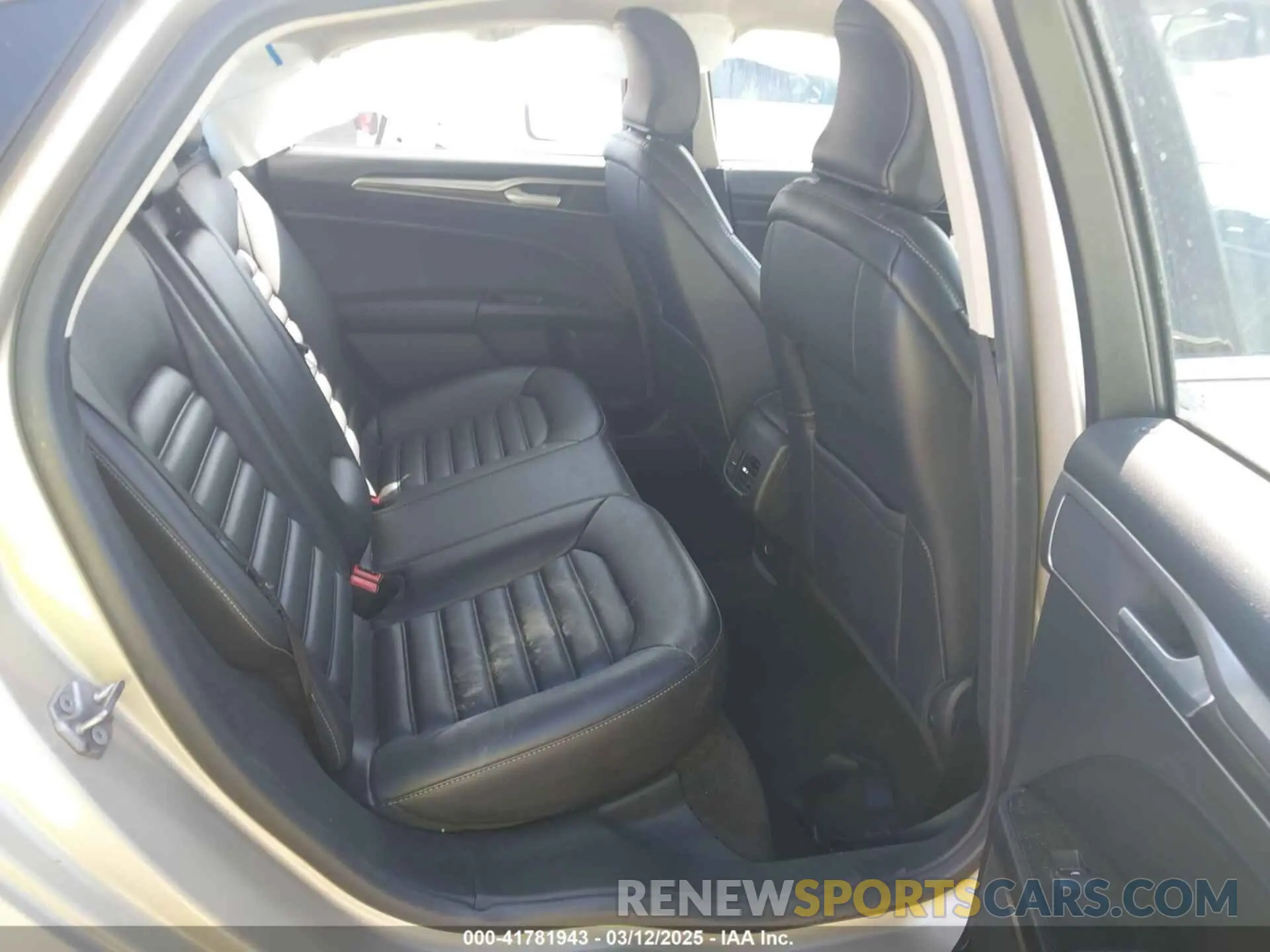 8 Photograph of a damaged car 3FA6P0E9XKR100984 FORD FUSION 2019