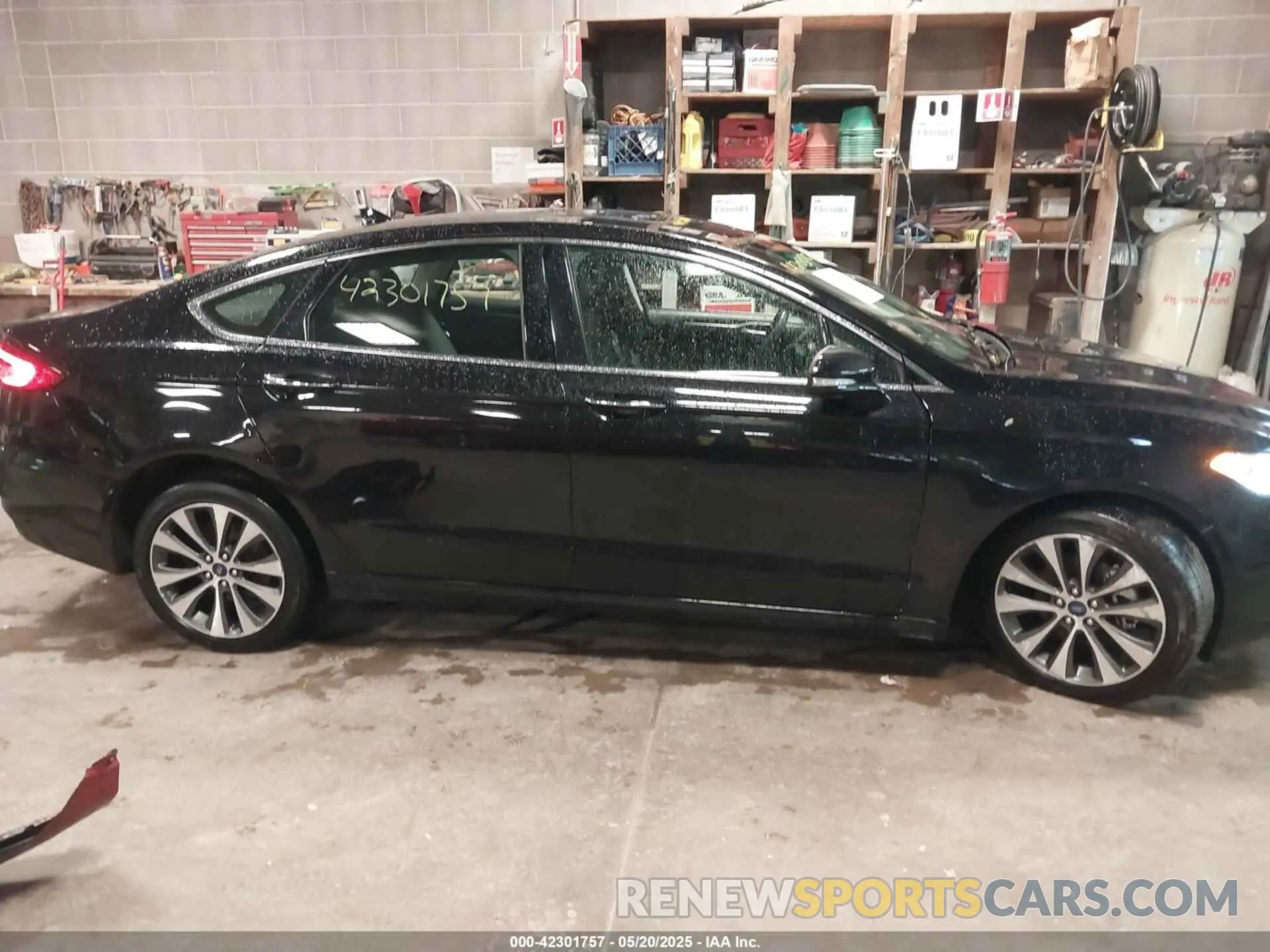 13 Photograph of a damaged car 3FA6P0E9XKR103075 FORD FUSION 2019