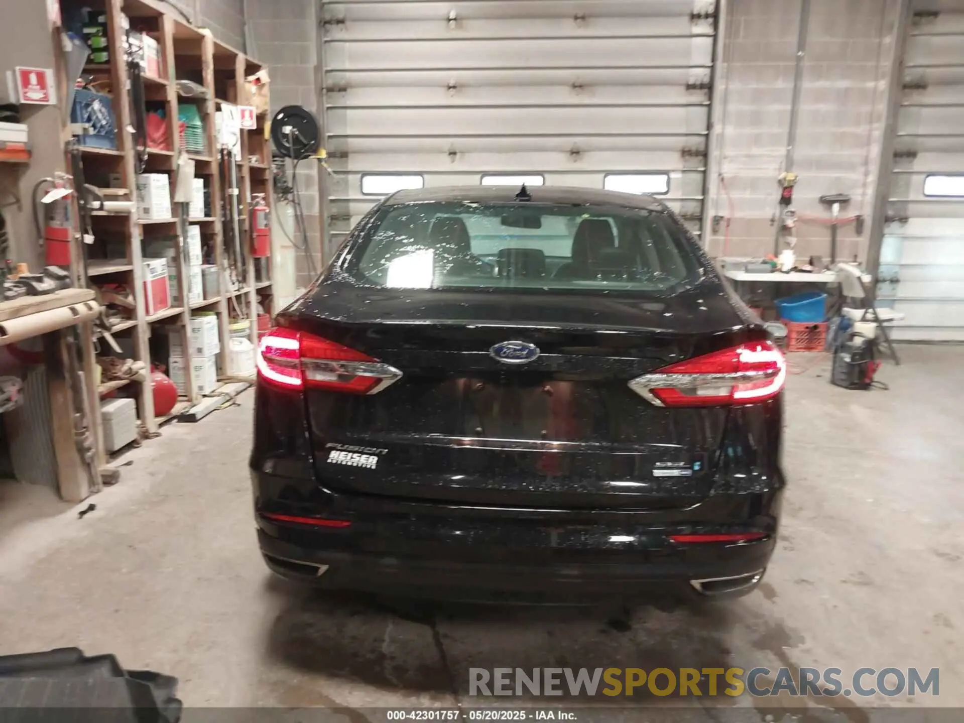 16 Photograph of a damaged car 3FA6P0E9XKR103075 FORD FUSION 2019