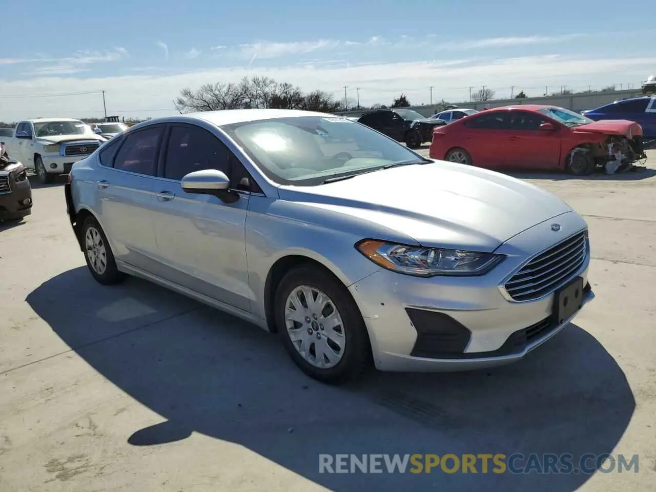 4 Photograph of a damaged car 3FA6P0G70KR147890 FORD FUSION 2019