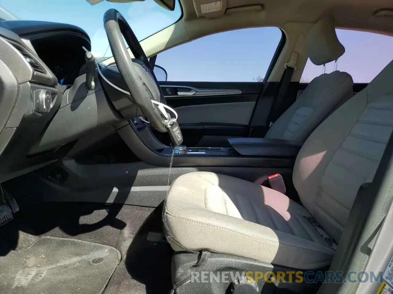 7 Photograph of a damaged car 3FA6P0G70KR147890 FORD FUSION 2019
