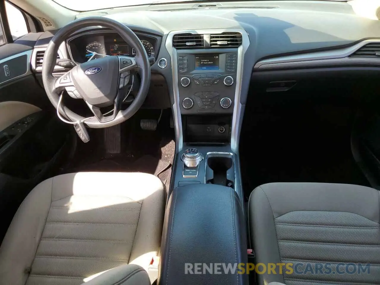 8 Photograph of a damaged car 3FA6P0G70KR147890 FORD FUSION 2019