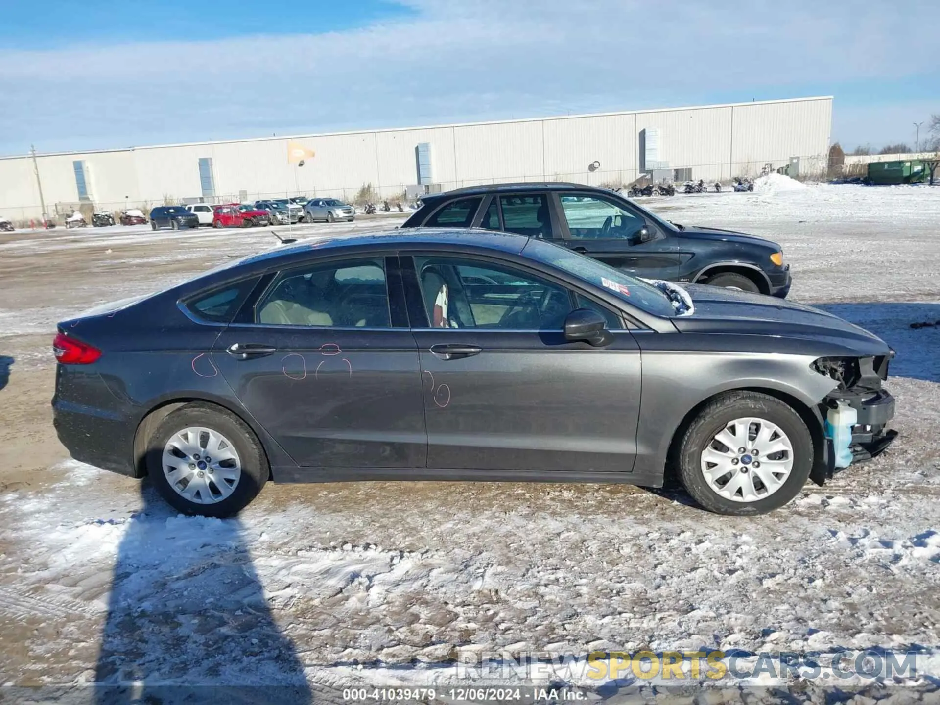 13 Photograph of a damaged car 3FA6P0G70KR209594 FORD FUSION 2019