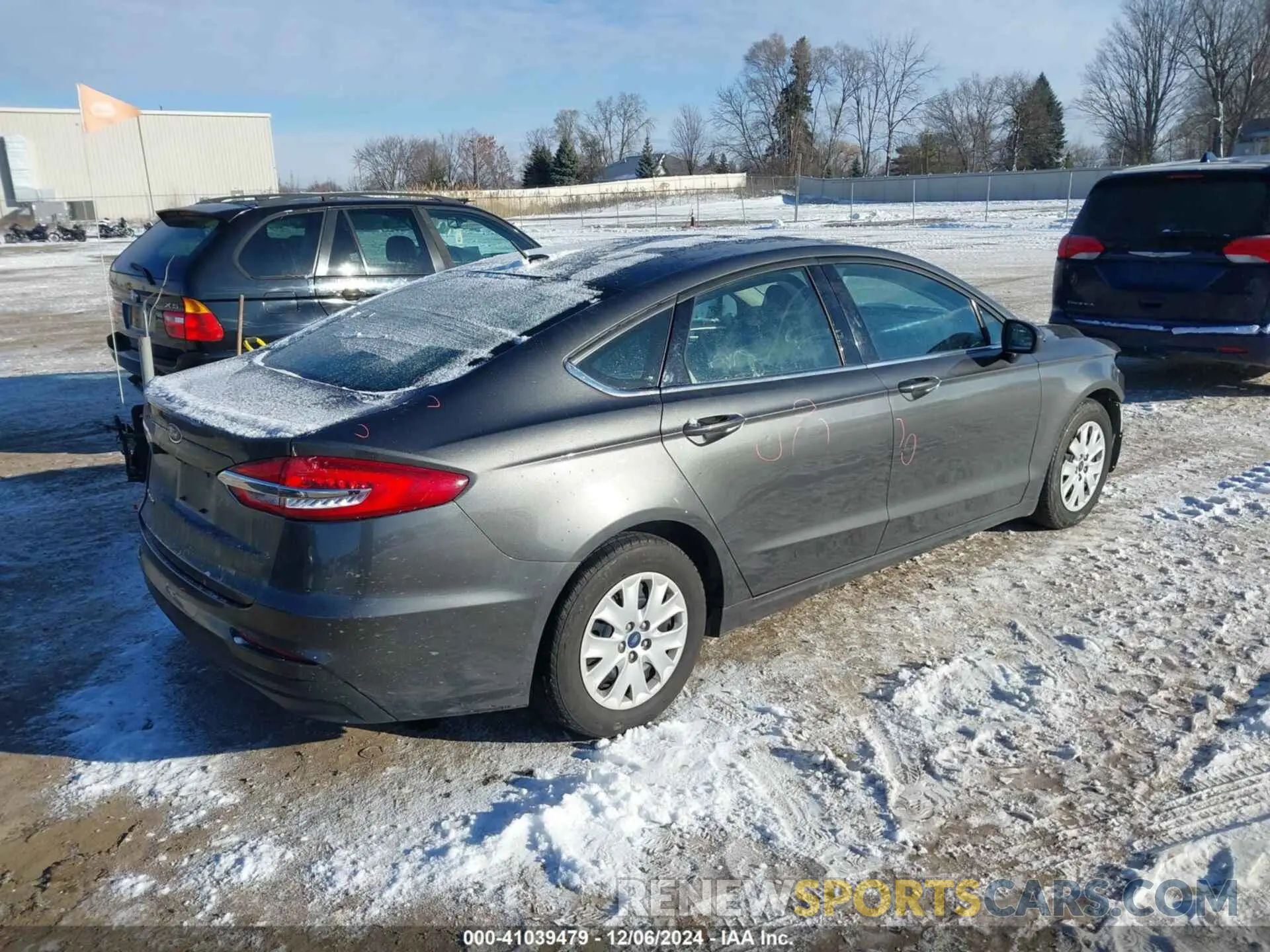 4 Photograph of a damaged car 3FA6P0G70KR209594 FORD FUSION 2019