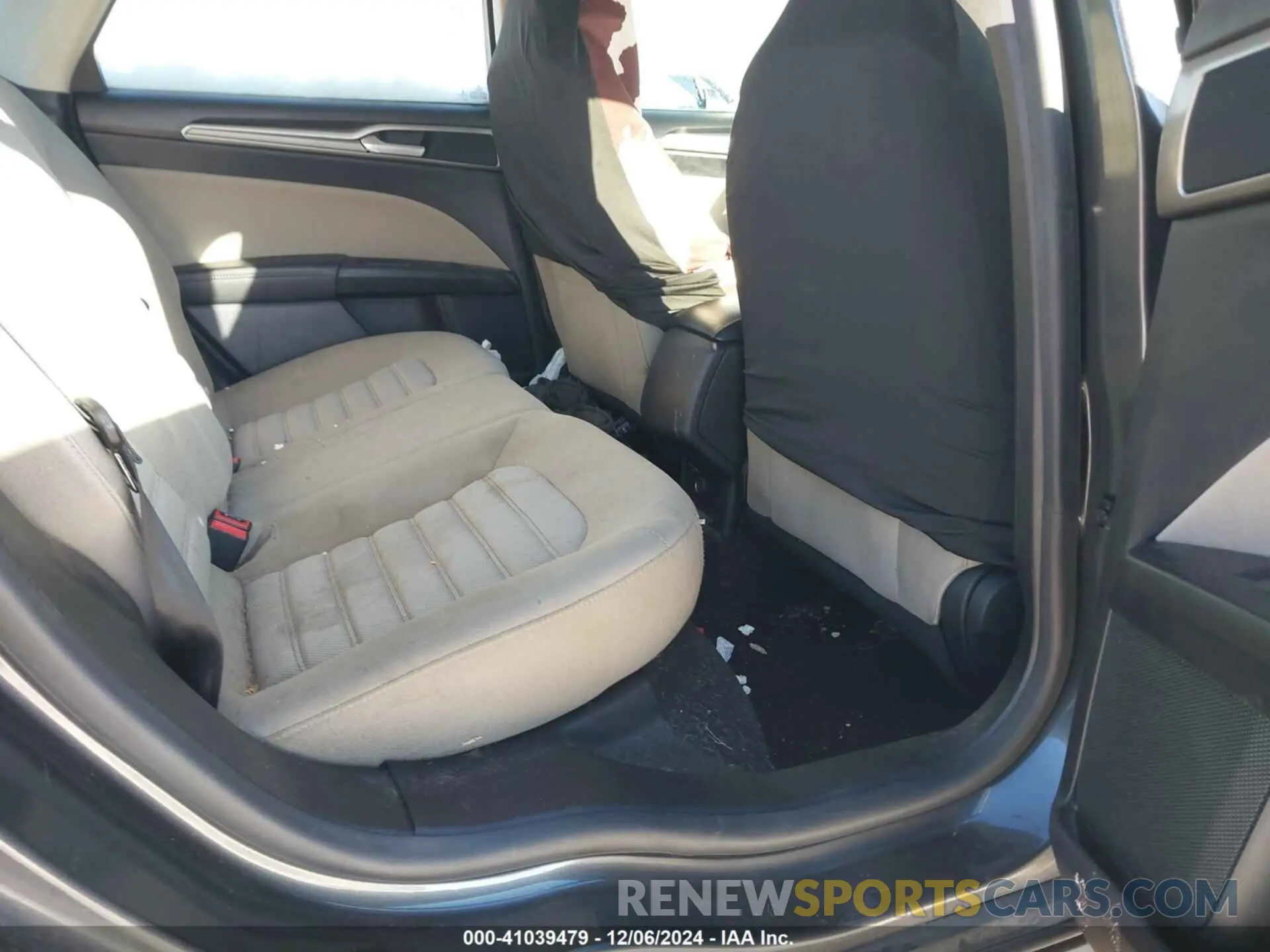 8 Photograph of a damaged car 3FA6P0G70KR209594 FORD FUSION 2019