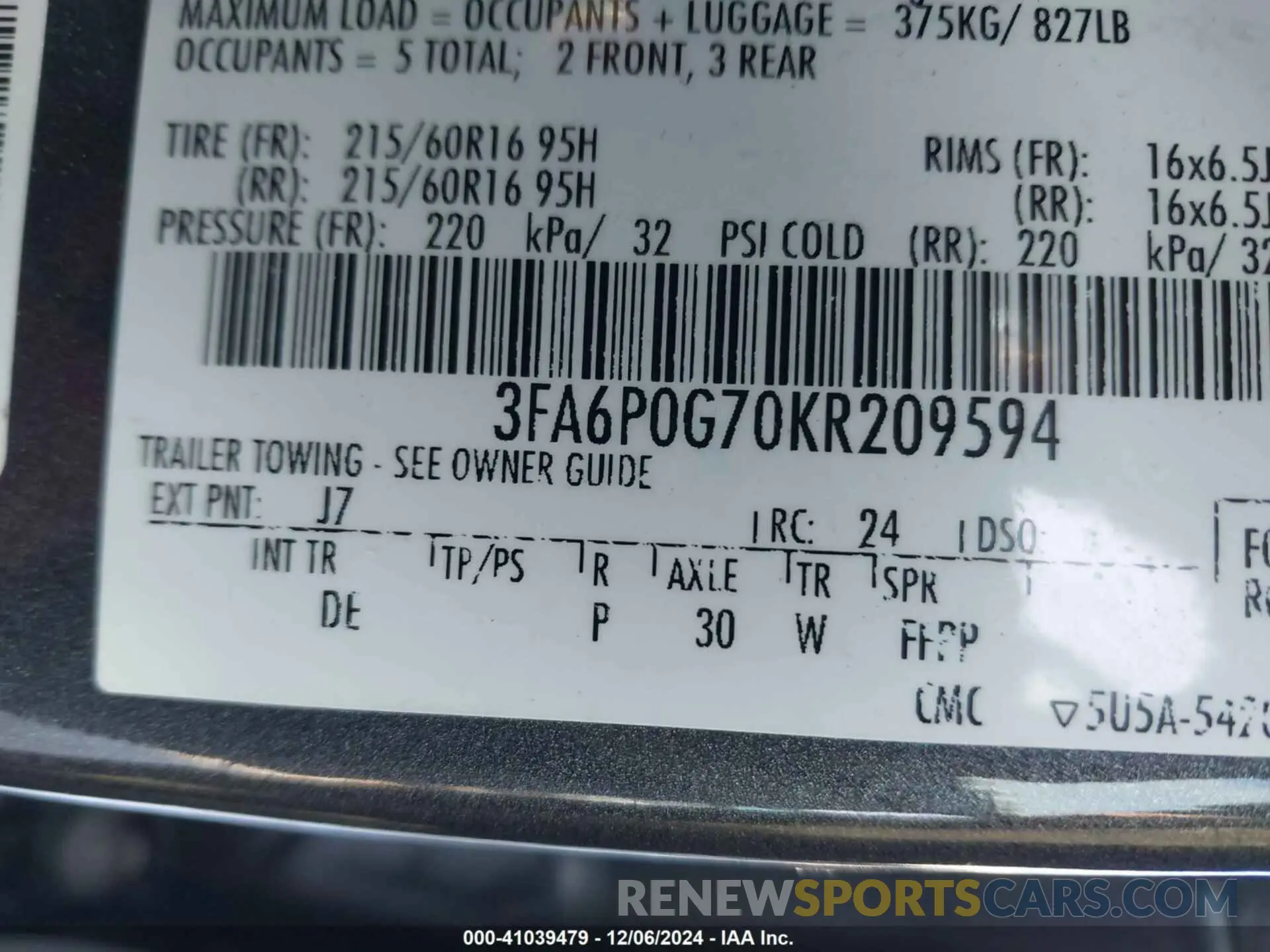 9 Photograph of a damaged car 3FA6P0G70KR209594 FORD FUSION 2019