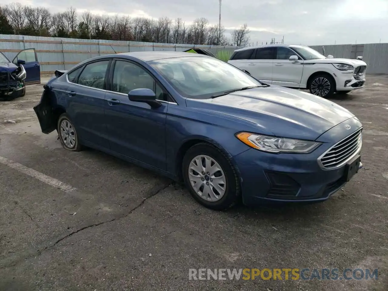 4 Photograph of a damaged car 3FA6P0G70KR275644 FORD FUSION 2019
