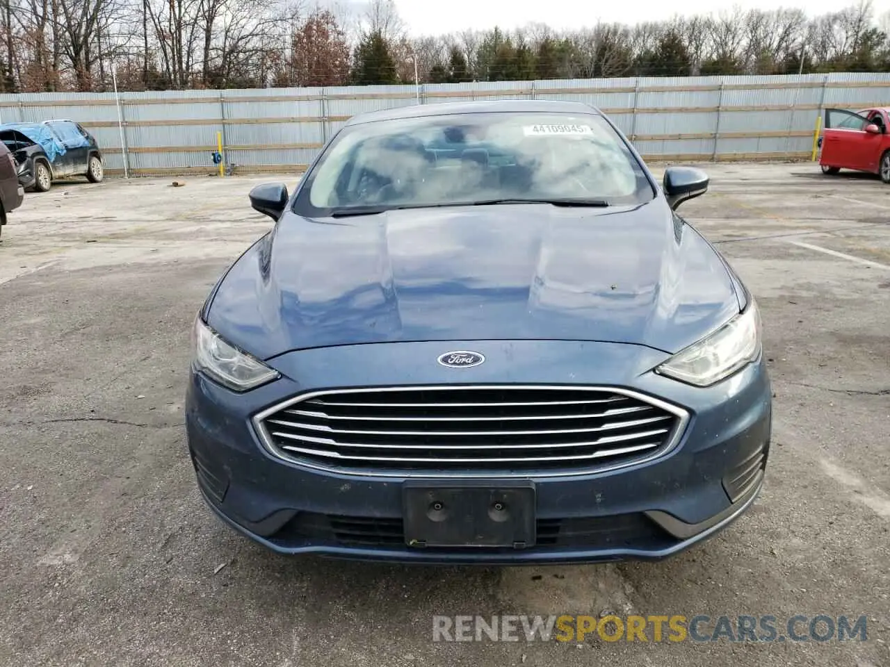 5 Photograph of a damaged car 3FA6P0G70KR275644 FORD FUSION 2019