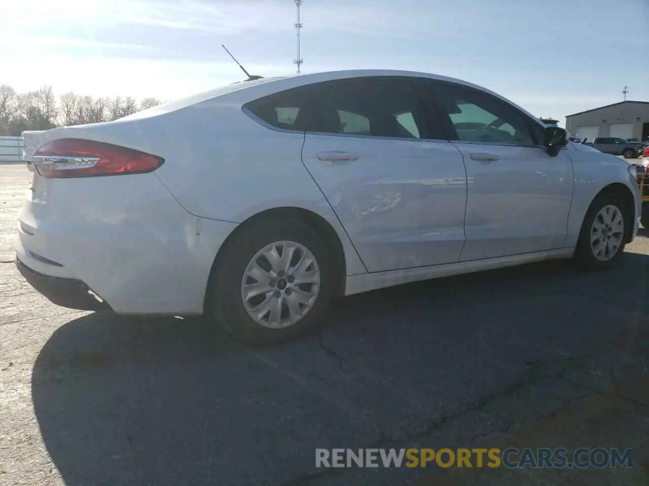 3 Photograph of a damaged car 3FA6P0G71KR102229 FORD FUSION 2019