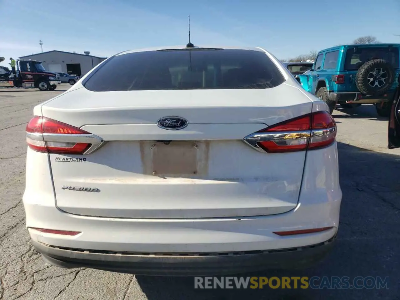 6 Photograph of a damaged car 3FA6P0G71KR102229 FORD FUSION 2019