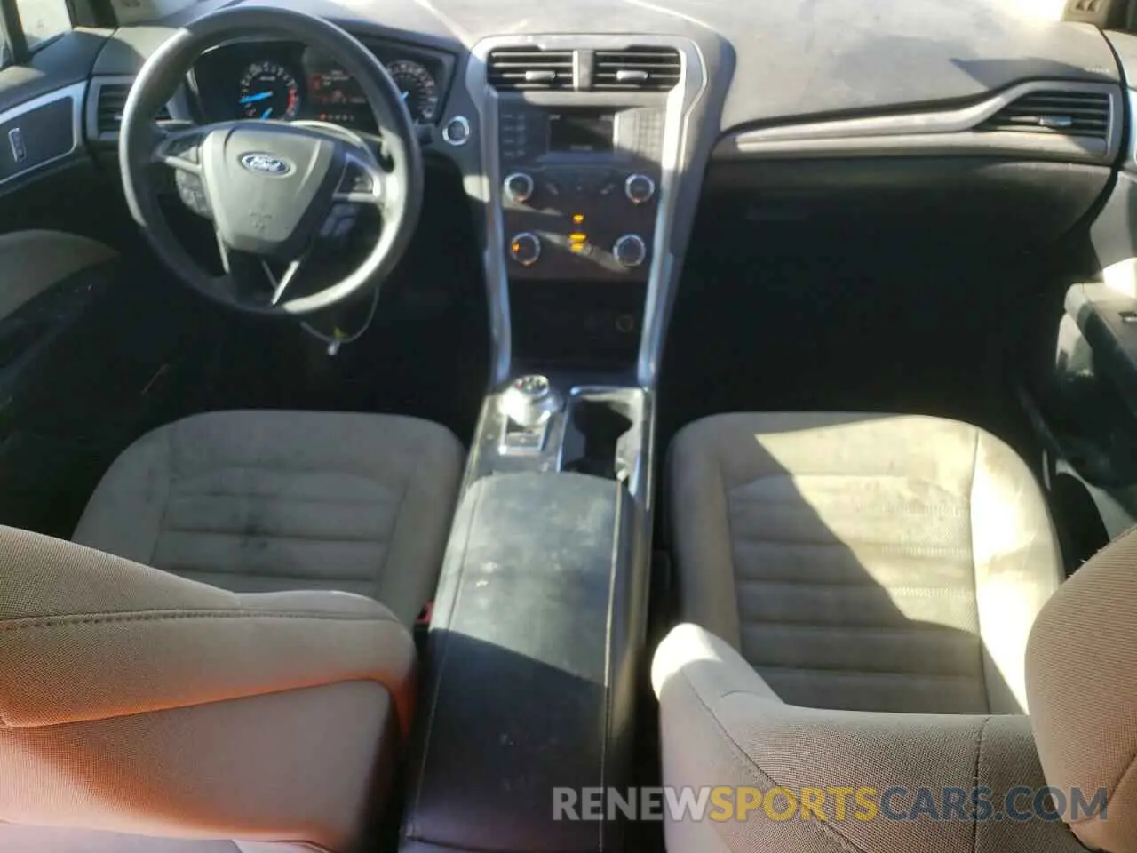 8 Photograph of a damaged car 3FA6P0G71KR102229 FORD FUSION 2019
