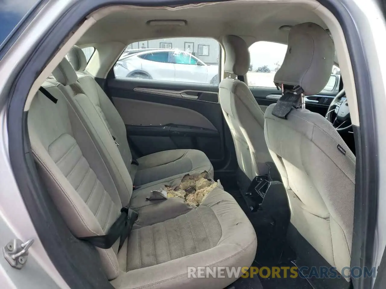 10 Photograph of a damaged car 3FA6P0G71KR104255 FORD FUSION 2019