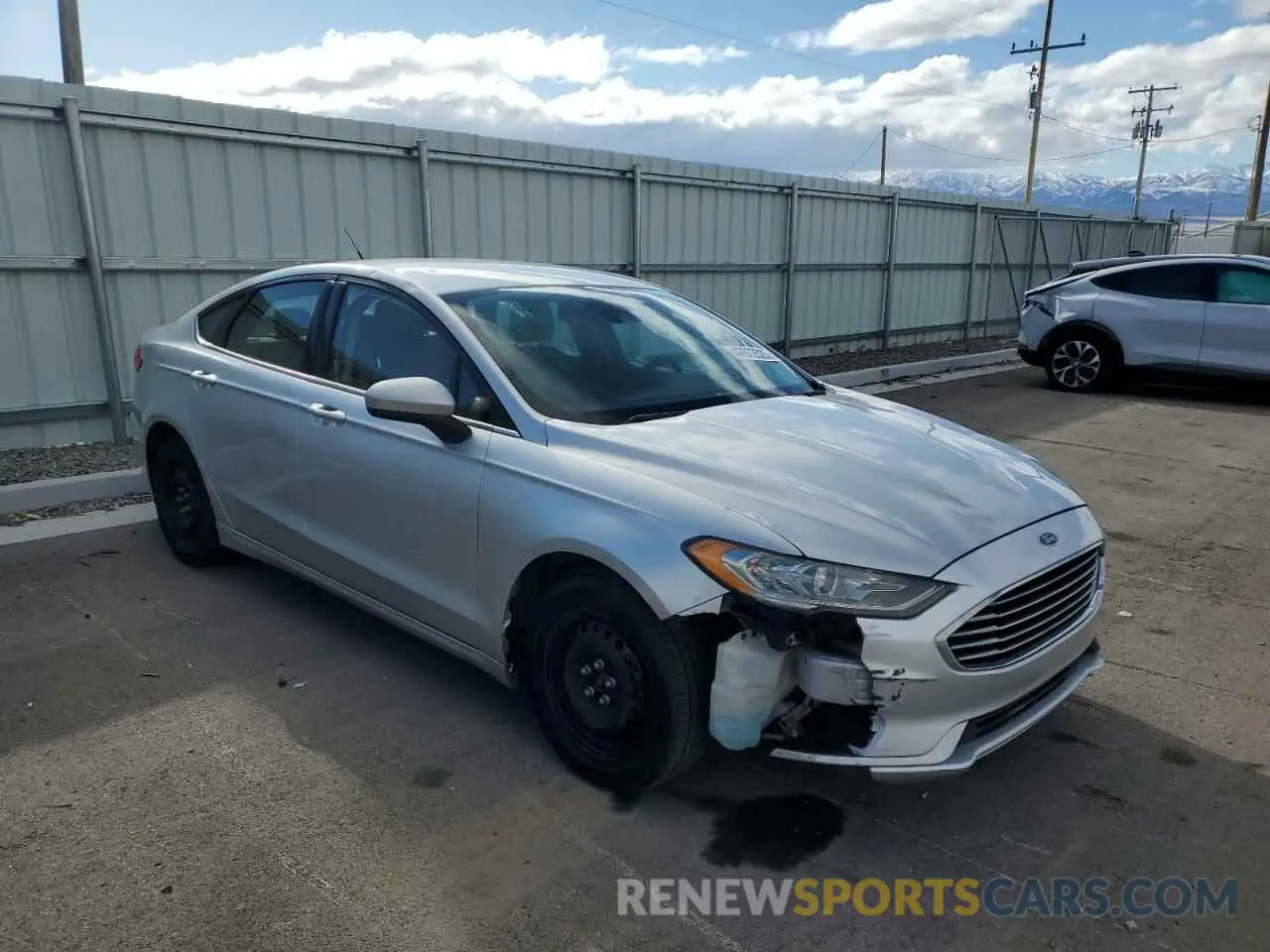 4 Photograph of a damaged car 3FA6P0G71KR104255 FORD FUSION 2019