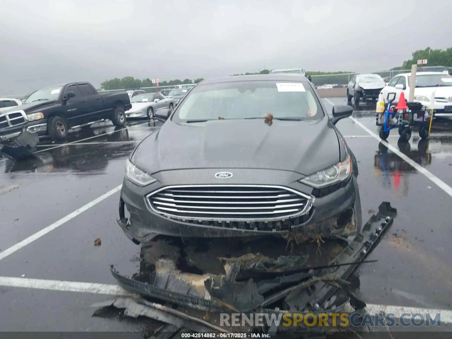 12 Photograph of a damaged car 3FA6P0G71KR213427 FORD FUSION 2019