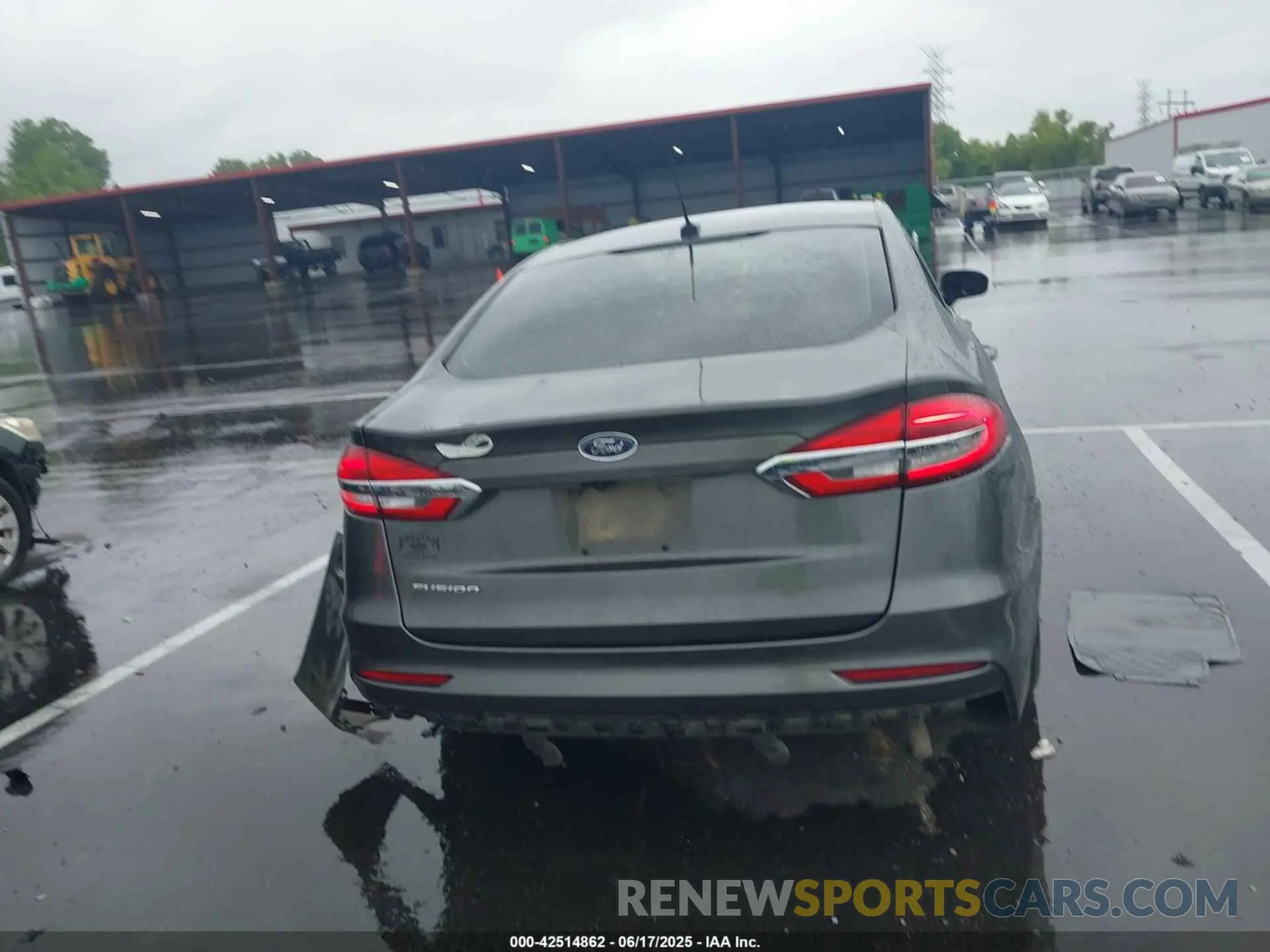 16 Photograph of a damaged car 3FA6P0G71KR213427 FORD FUSION 2019
