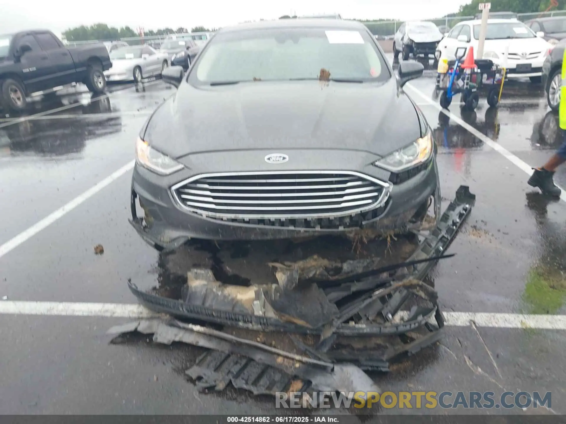 6 Photograph of a damaged car 3FA6P0G71KR213427 FORD FUSION 2019