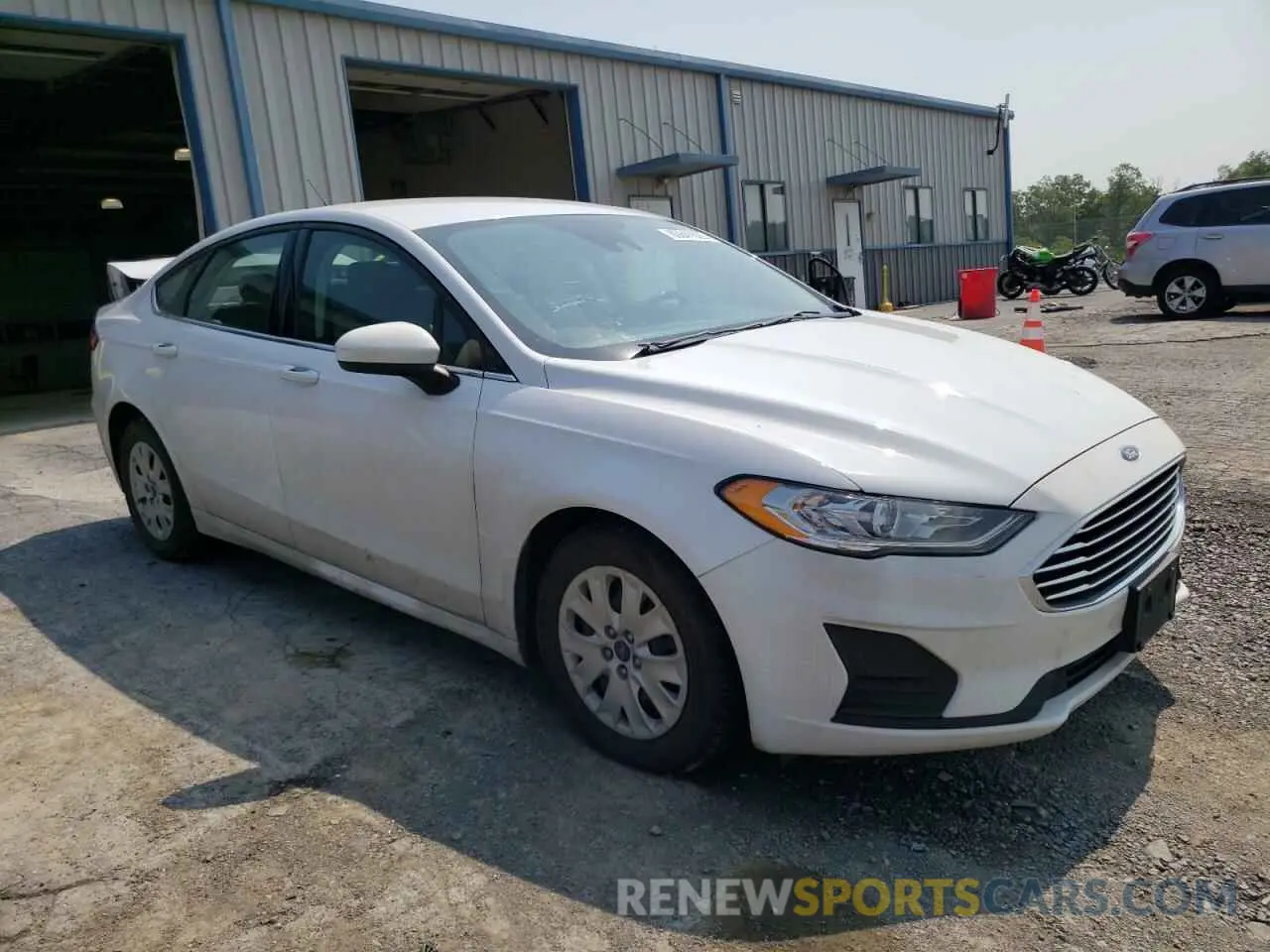 4 Photograph of a damaged car 3FA6P0G71KR264314 FORD FUSION 2019