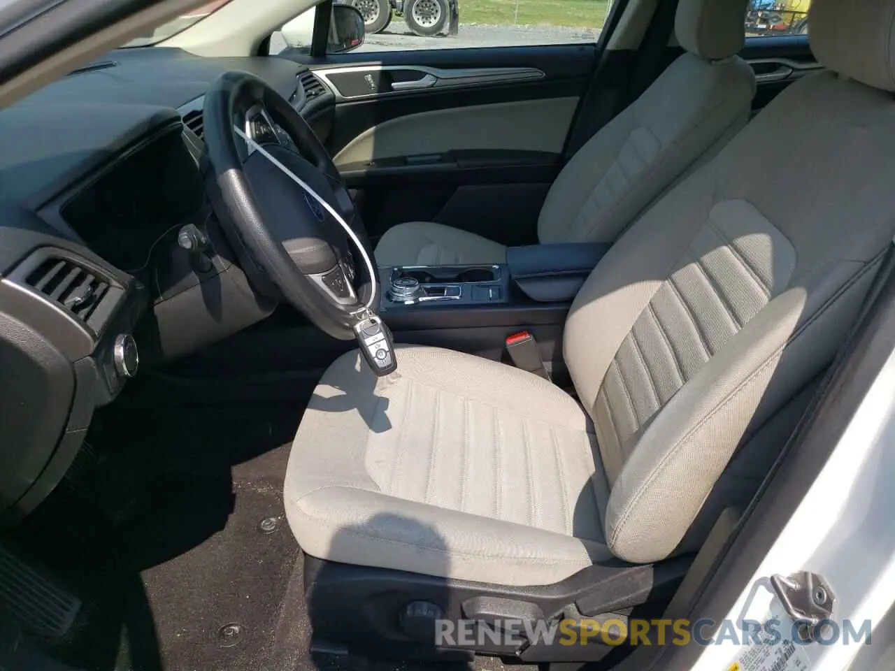 7 Photograph of a damaged car 3FA6P0G71KR264314 FORD FUSION 2019