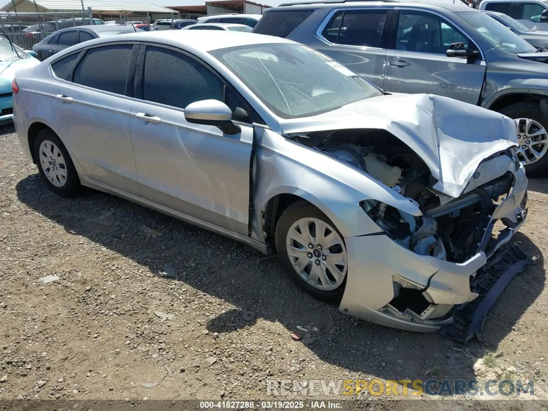 1 Photograph of a damaged car 3FA6P0G71KR275393 FORD FUSION 2019