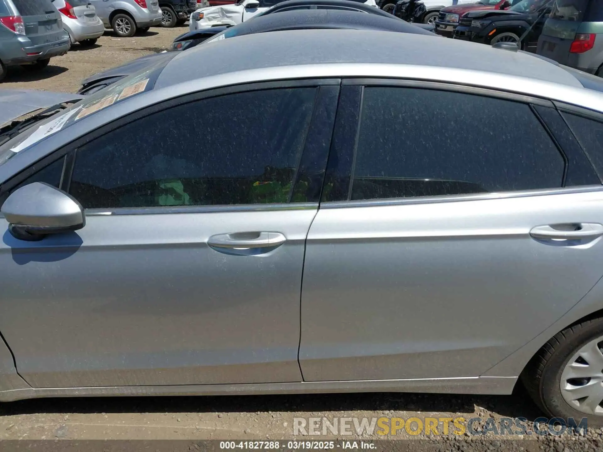 14 Photograph of a damaged car 3FA6P0G71KR275393 FORD FUSION 2019