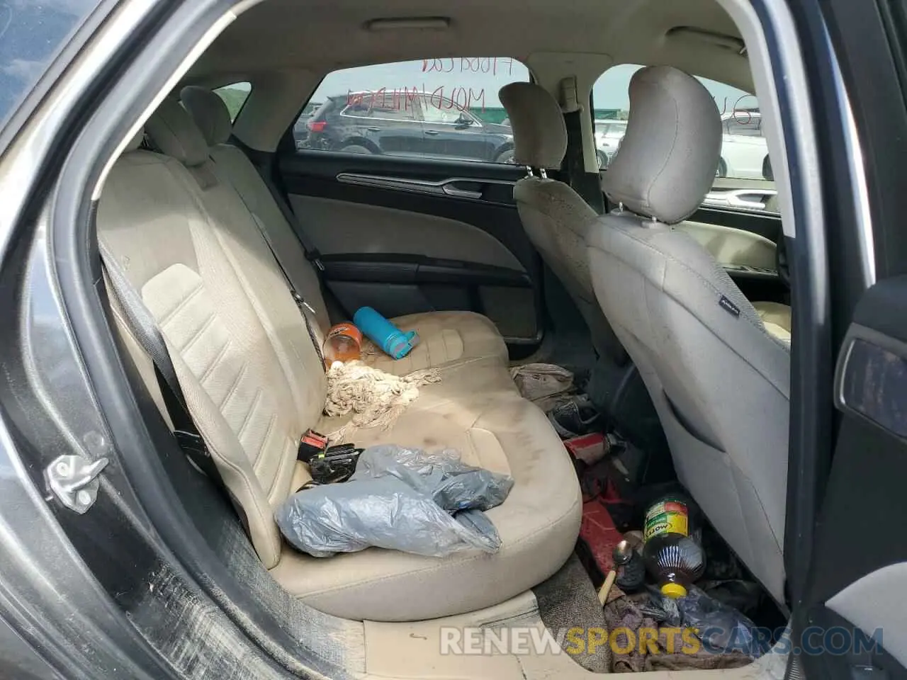 10 Photograph of a damaged car 3FA6P0G71KR280352 FORD FUSION 2019